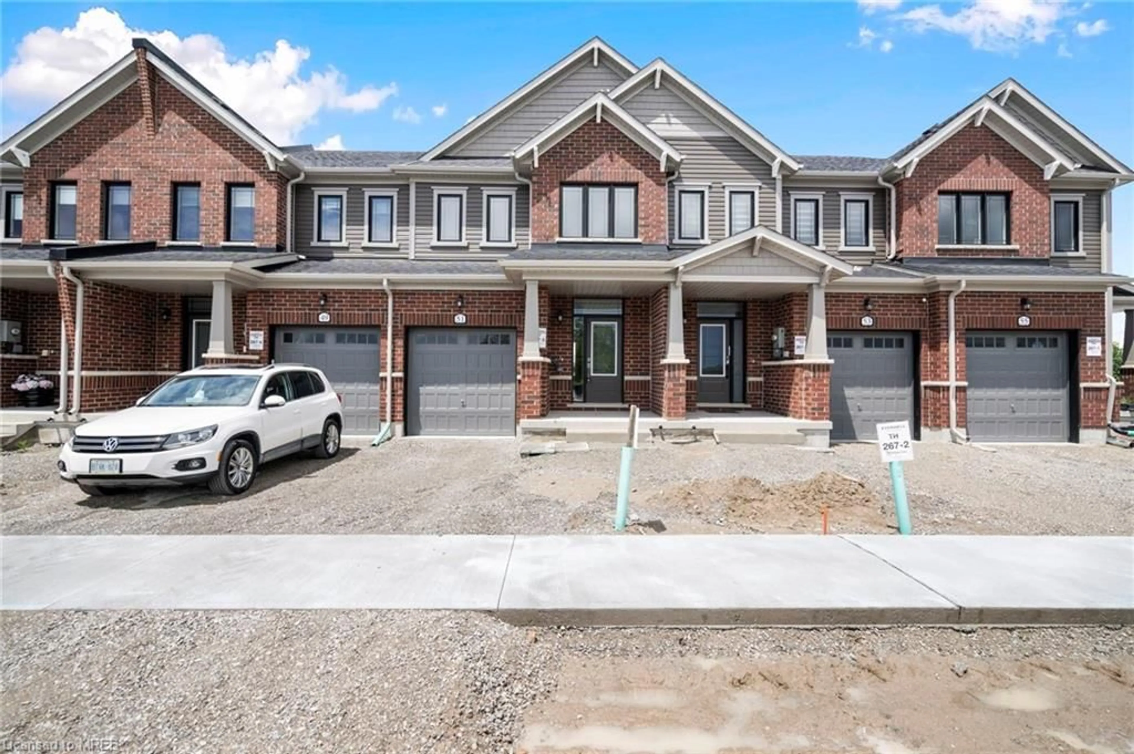 A pic from exterior of the house or condo for 51 Milady Cres, Barrie Ontario L9J 0B7