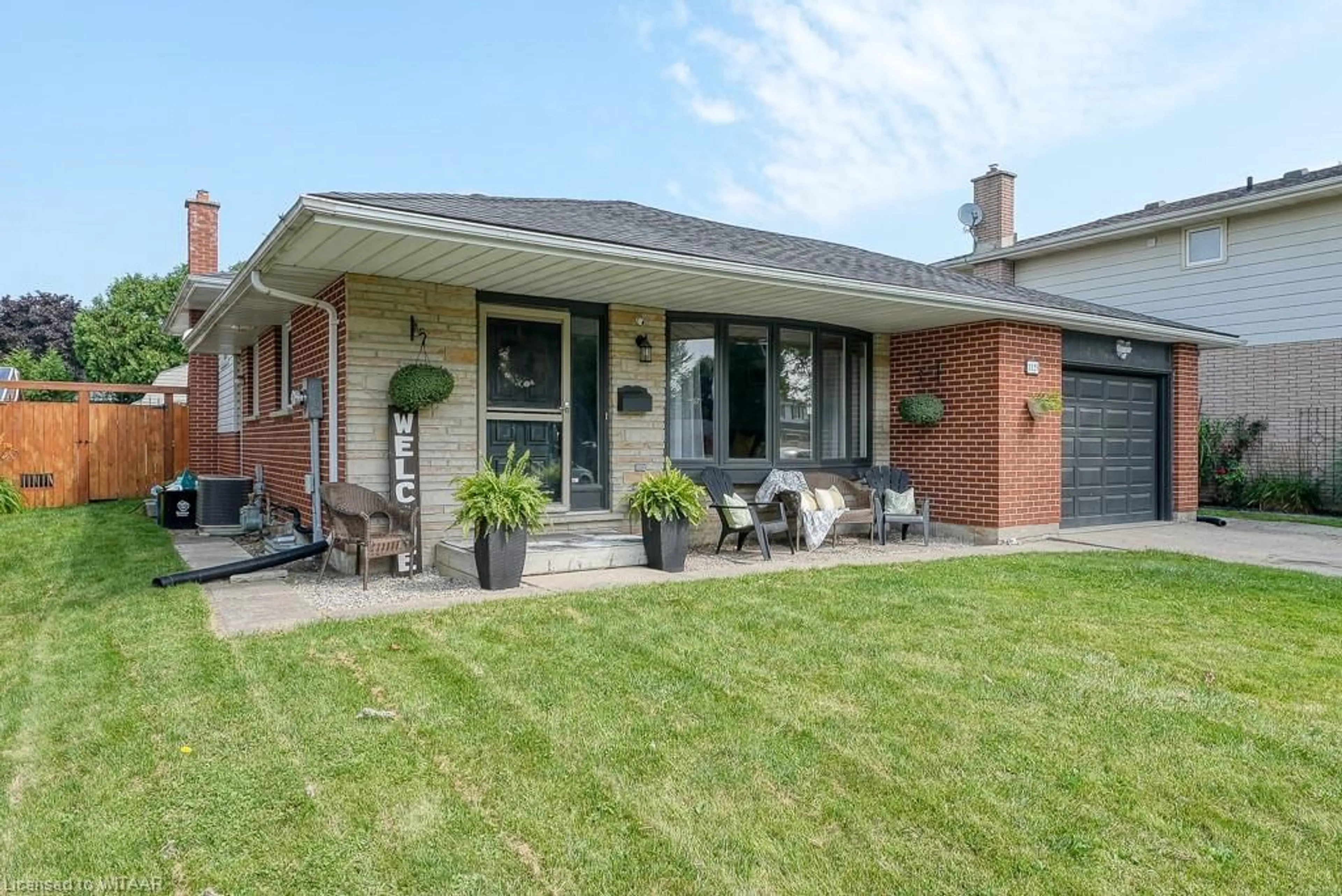 Home with brick exterior material for 1129 Tupper Gdns, Woodstock Ontario N4S 8K2