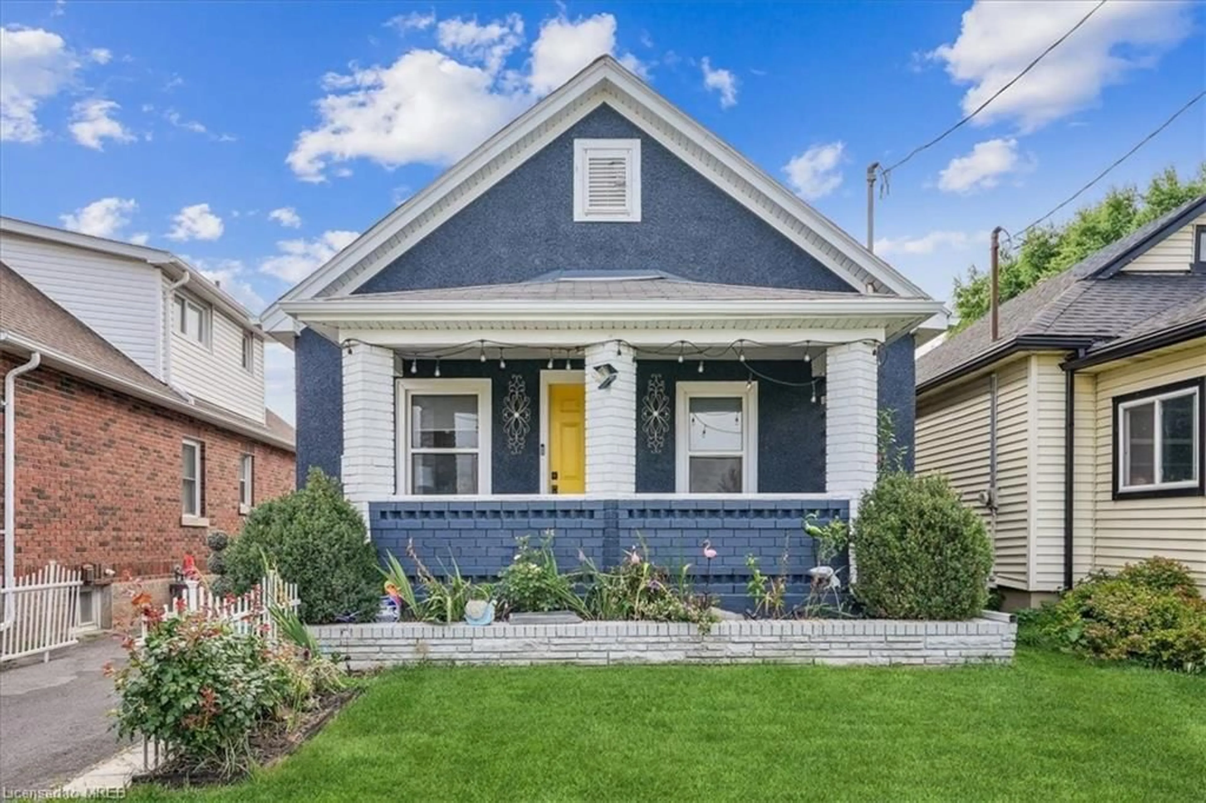 Frontside or backside of a home for 80 Haynes Ave, St. Catharines Ontario L2R 3Z3