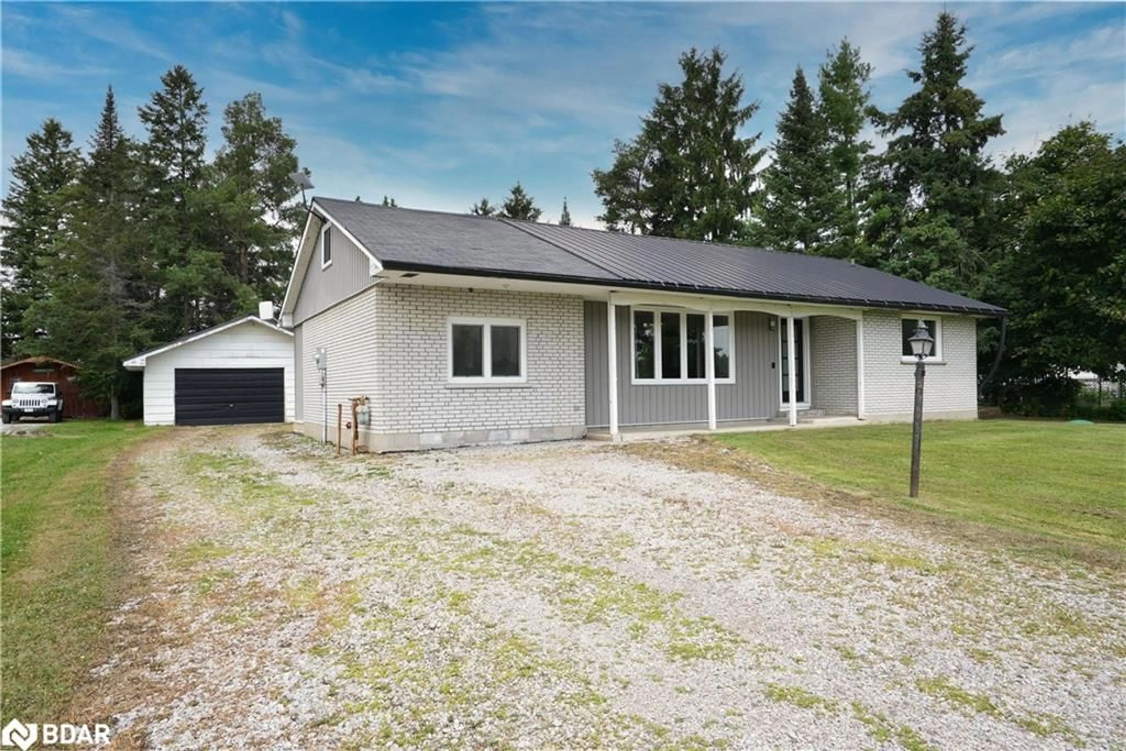 Cottage for 2208 Highway 11 Hwy, Oro-Medonte Ontario L0L 2L0