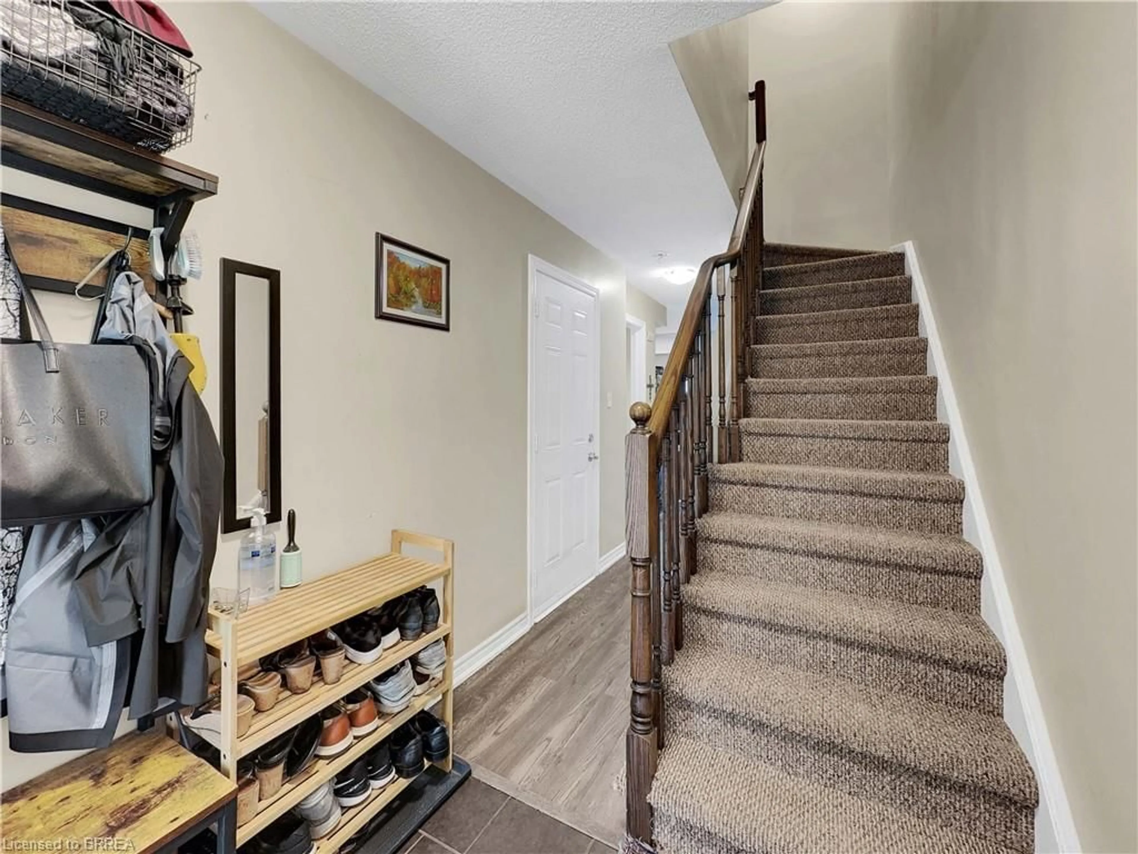 Indoor entryway for 20 Mcconkey Cres #106, Brantford Ontario N3S 0C2