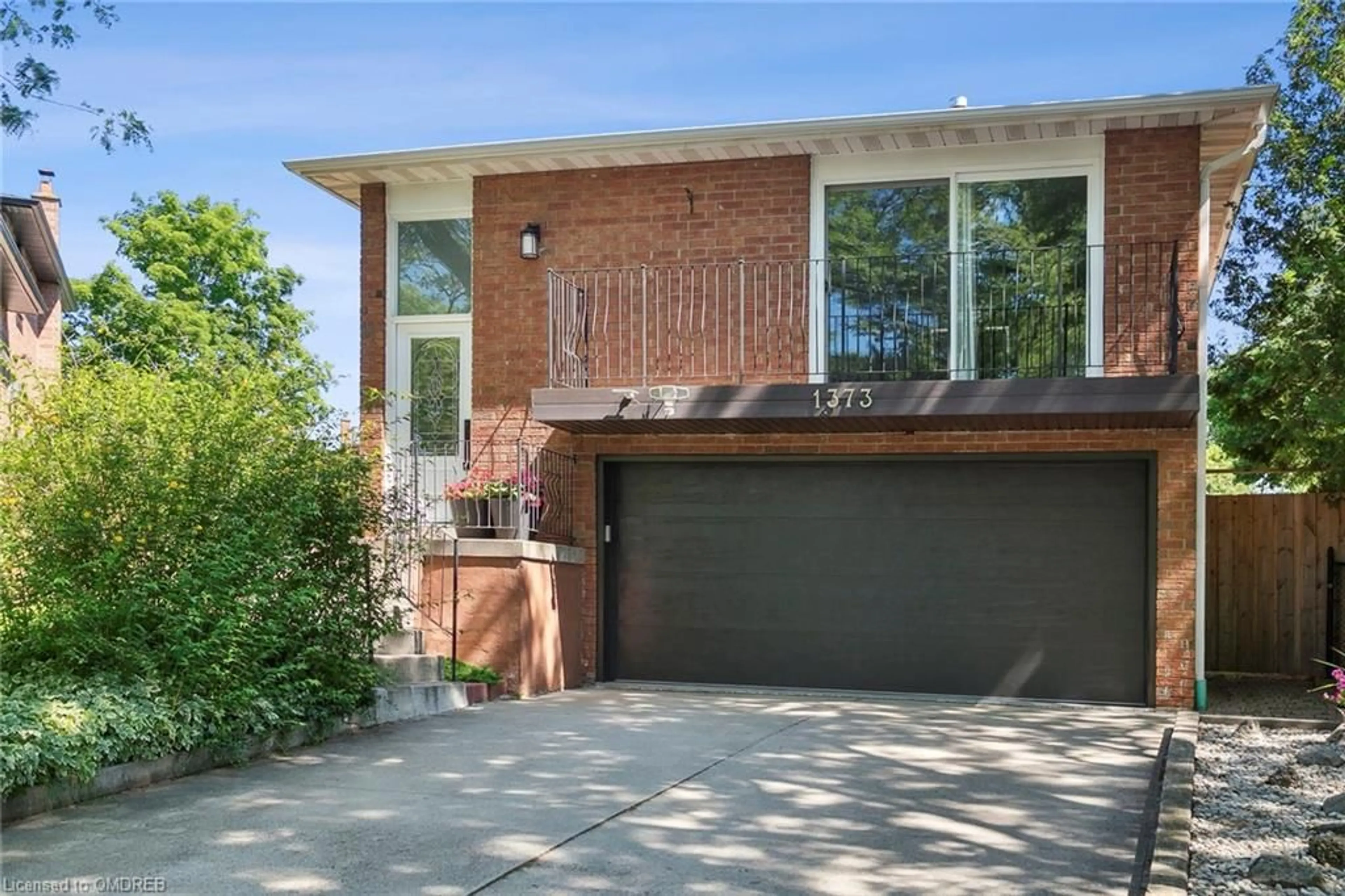 Home with brick exterior material for 1373 Holborne Pl, Oakville Ontario L6H 3E2