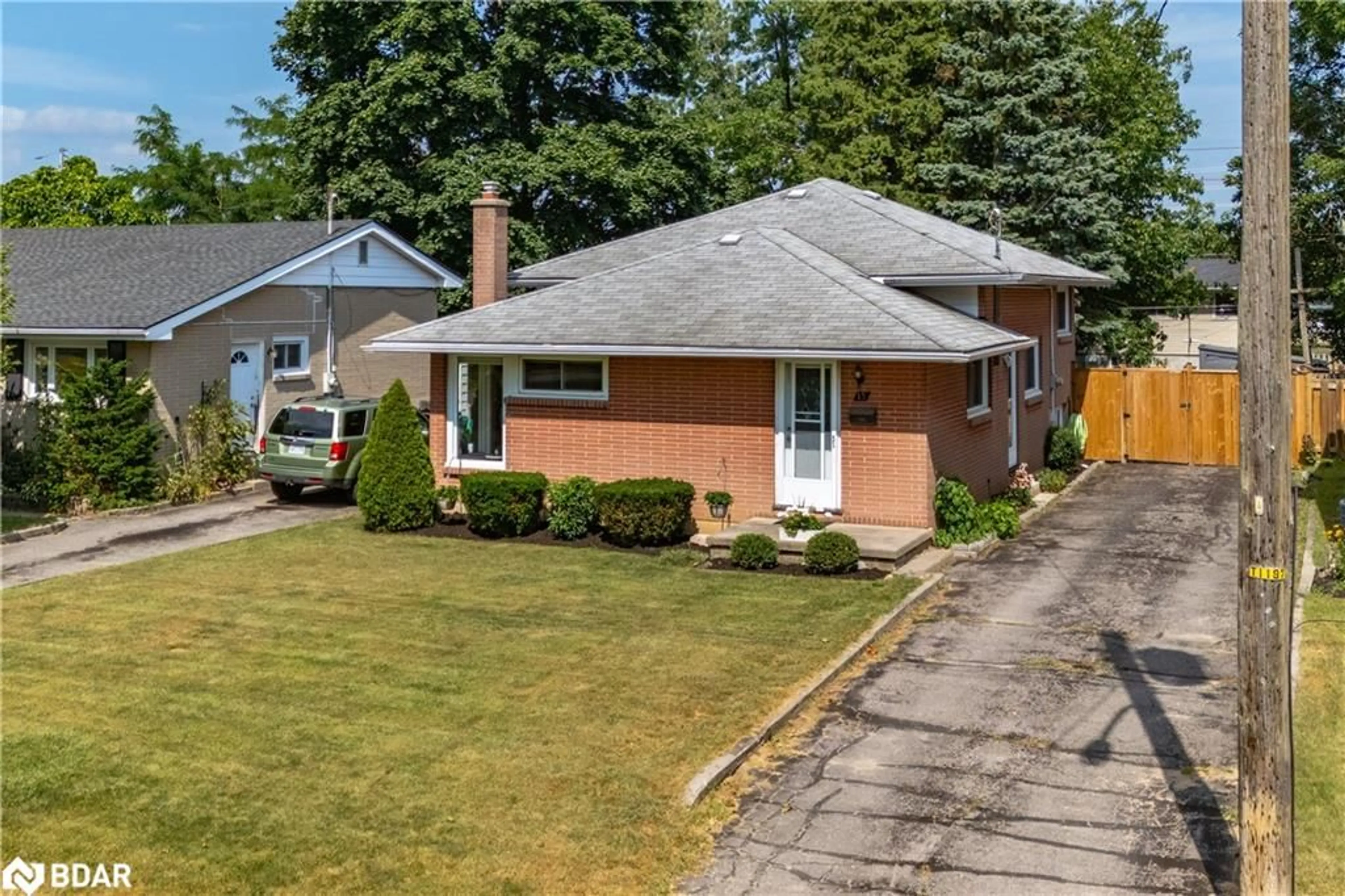 Frontside or backside of a home for 15 Linton Rd, Belleville Ontario K8N 4K7