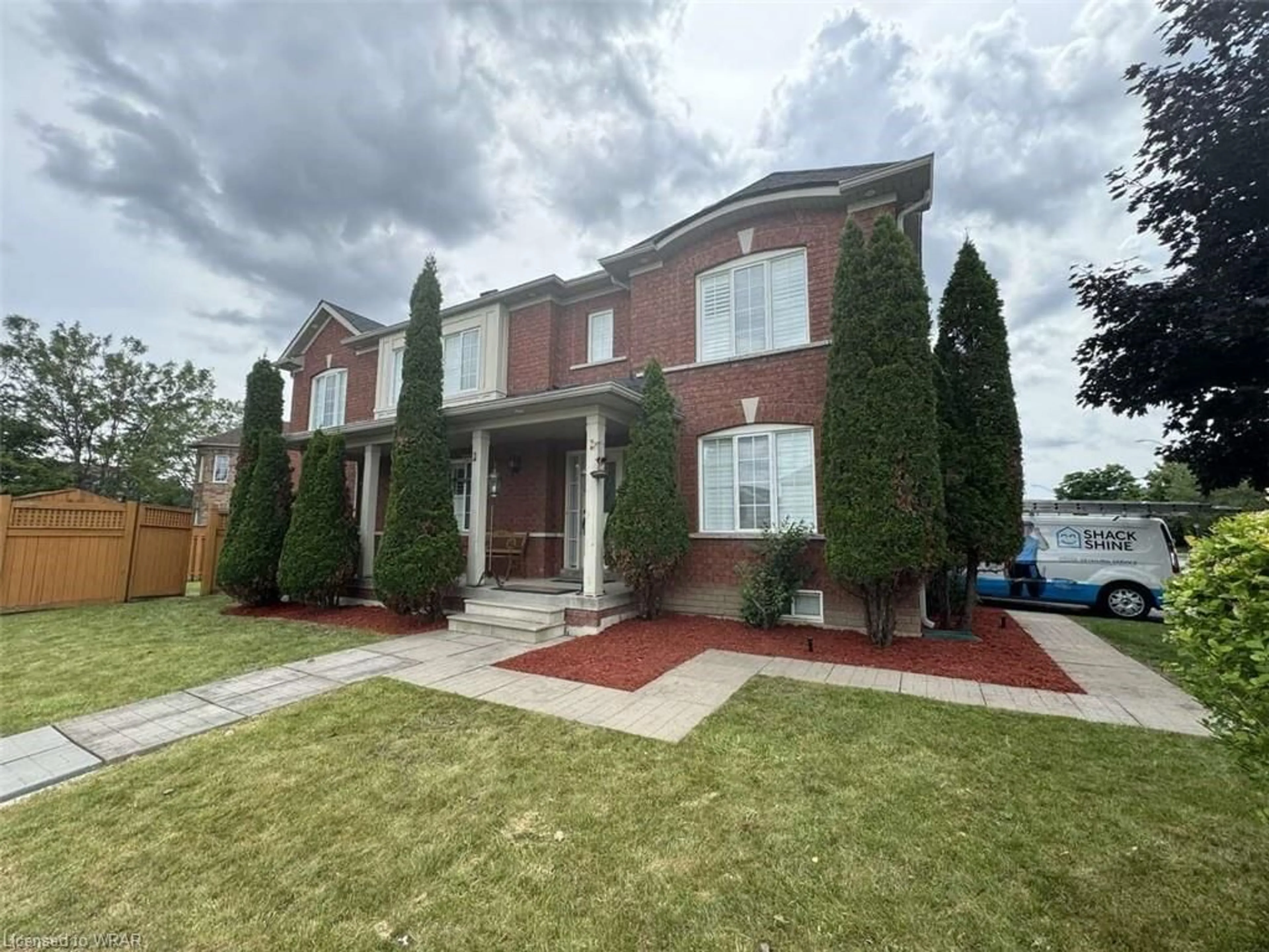 Home with brick exterior material for 3212 Ridgeleigh Hts, Mississauga Ontario L5M 6S6