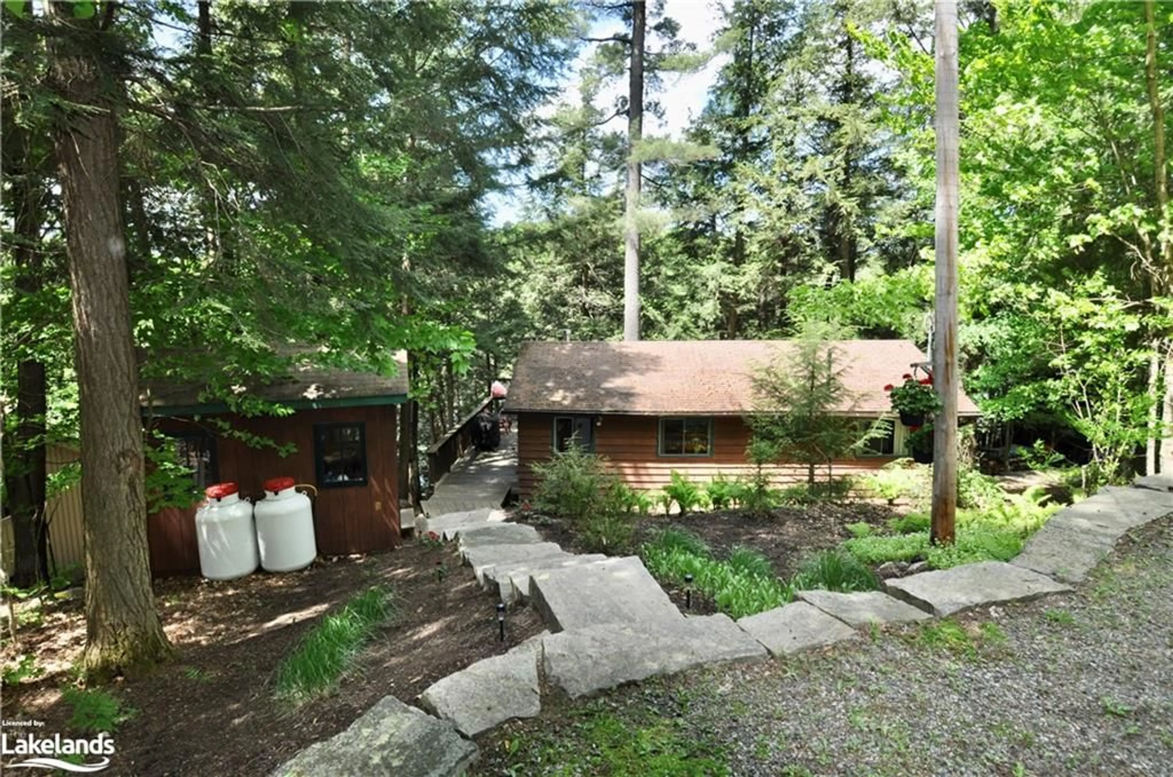 Cottage for 154 North Dr, Huntsville Ontario P1H 2J2