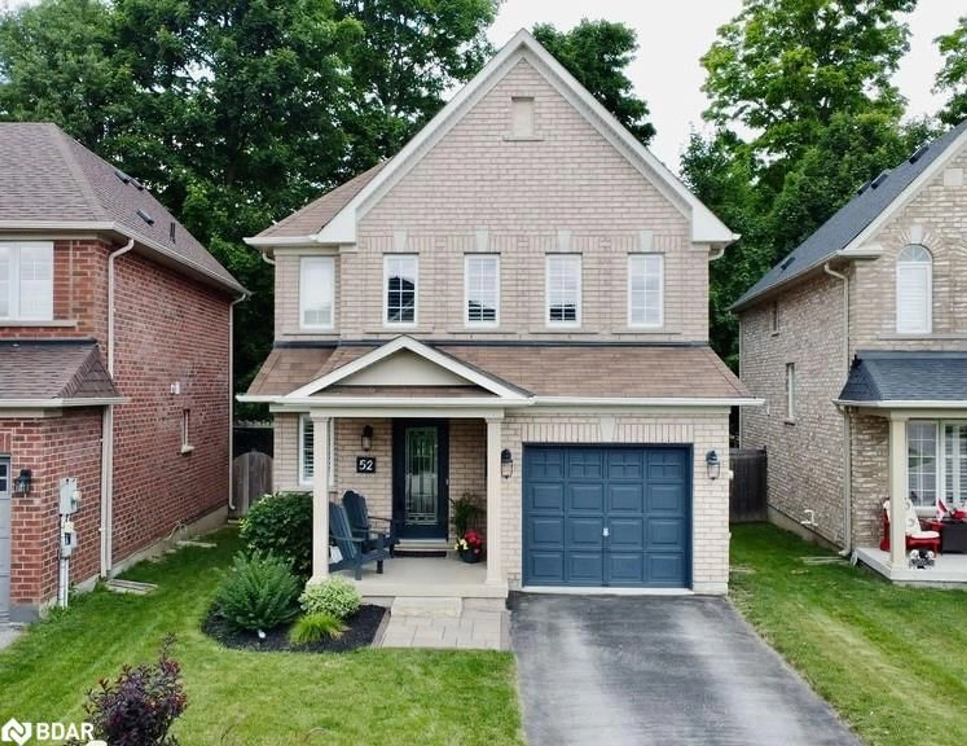 Home with brick exterior material for 52 Versailles Cres, Barrie Ontario L4M 0B8