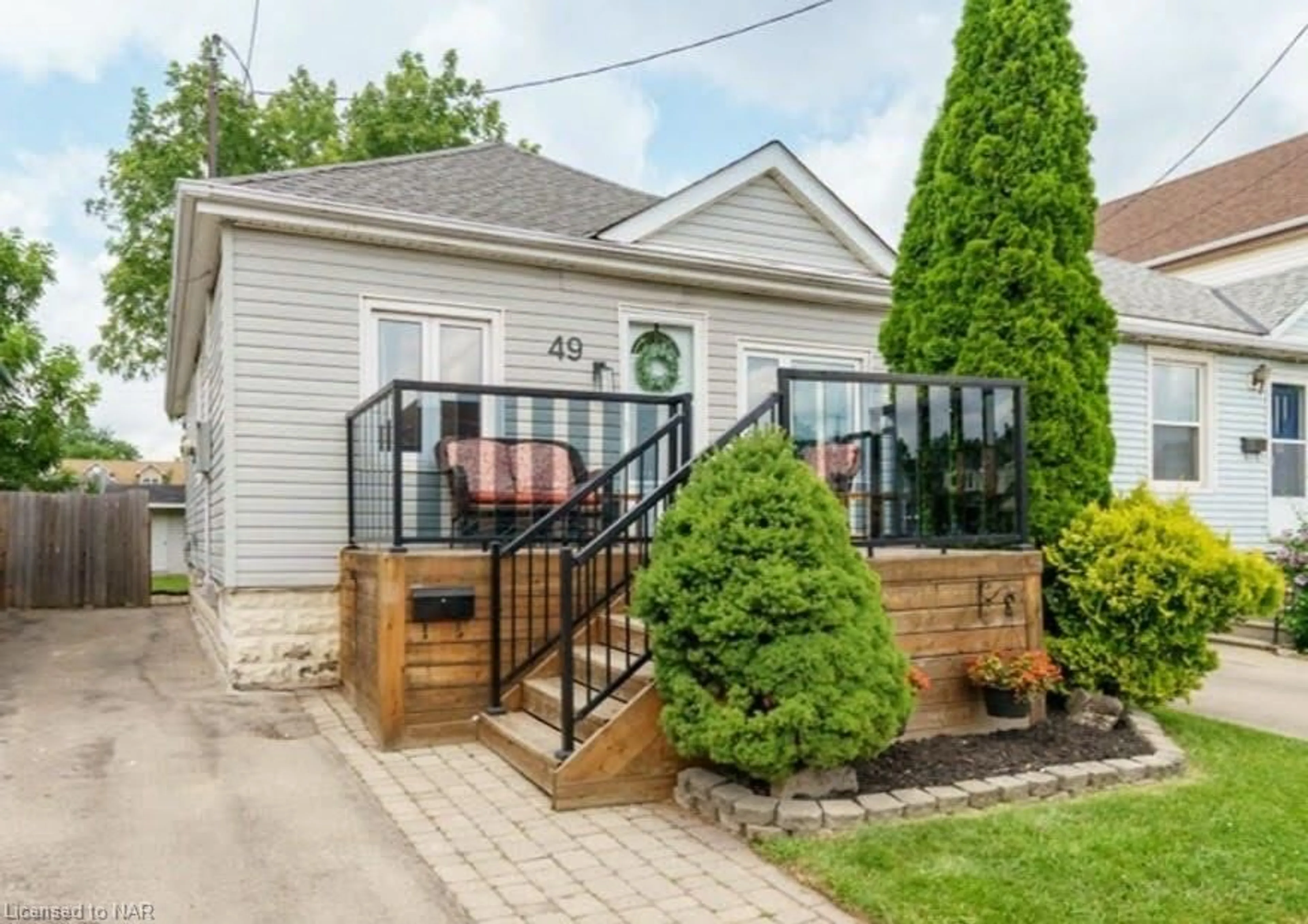 Frontside or backside of a home for 49 Crosthwaite Ave, Hamilton Ontario L8H 4V1