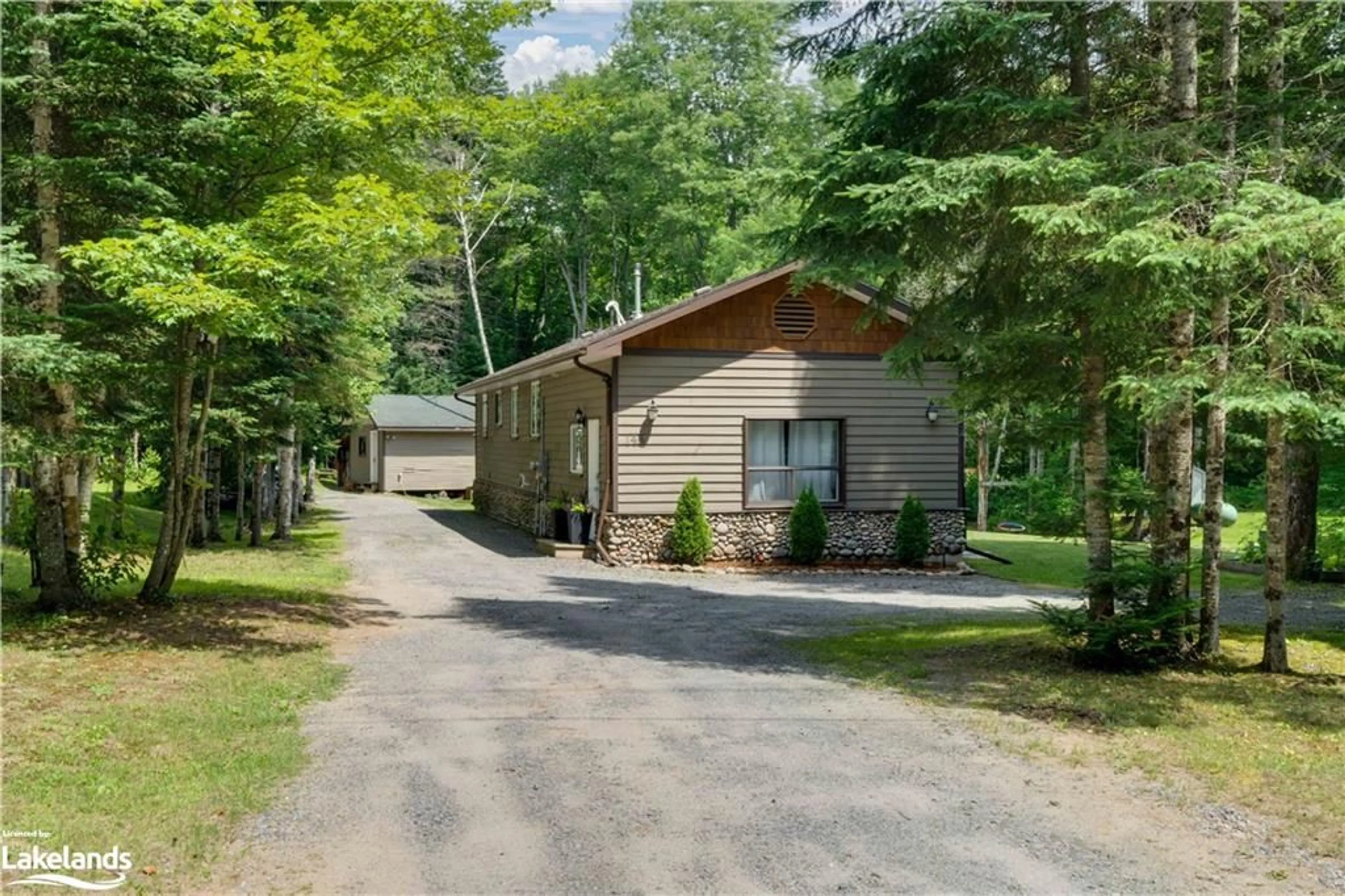 Cottage for 143 Balsam Chutes Rd, Huntsville Ontario P0B 1L0