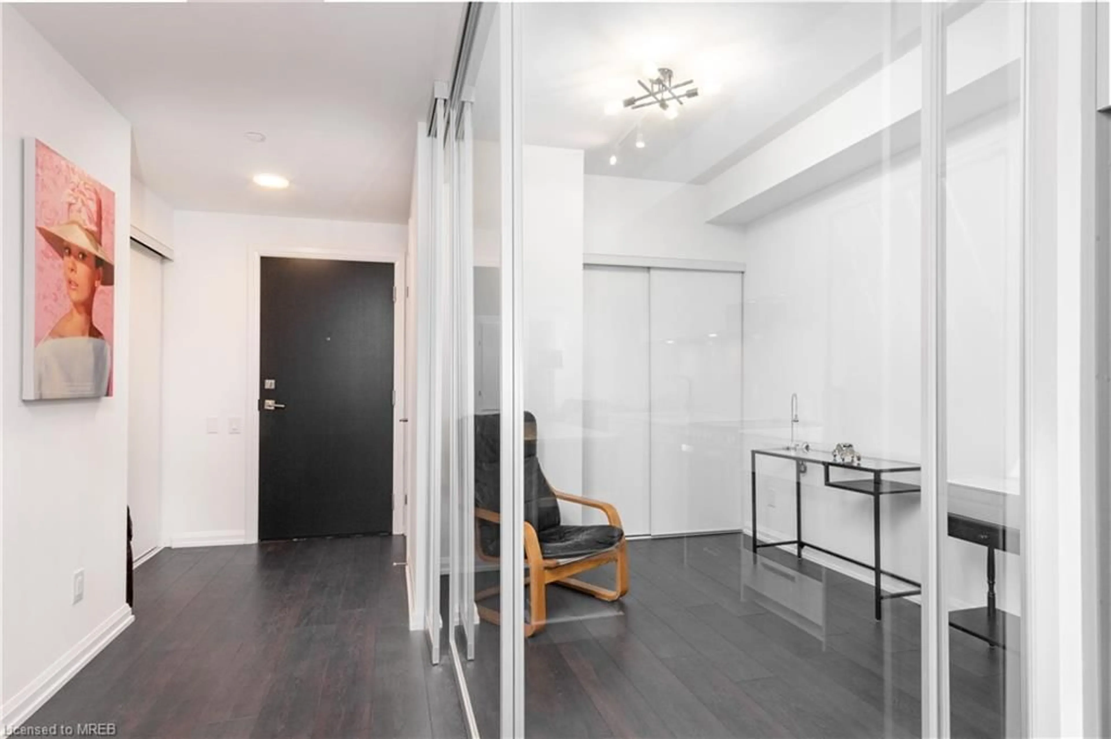 Indoor foyer, wood floors for 4208 Dundas Street West #315, Toronto Ontario M8X 0B1