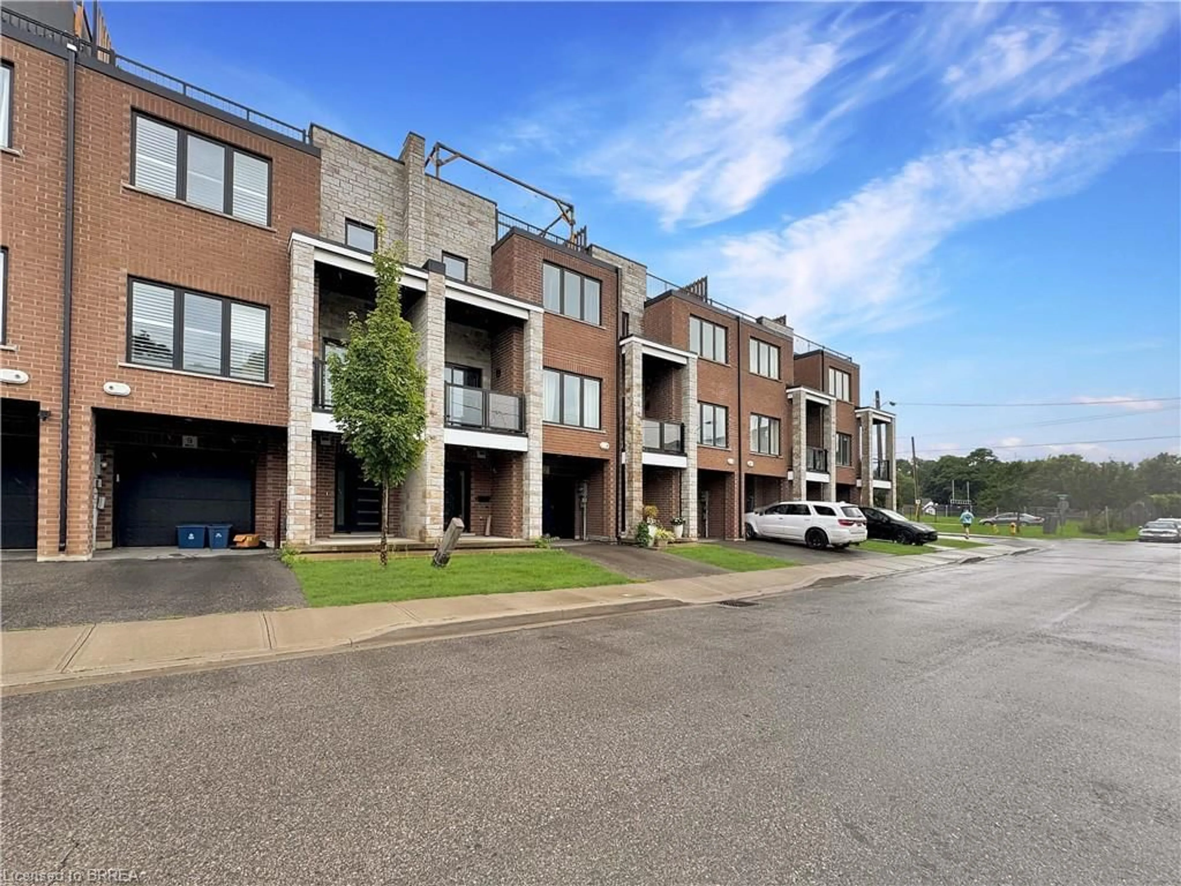 A pic from exterior of the house or condo, the street view for 7 Spring St, Brantford Ontario N3T 4M4