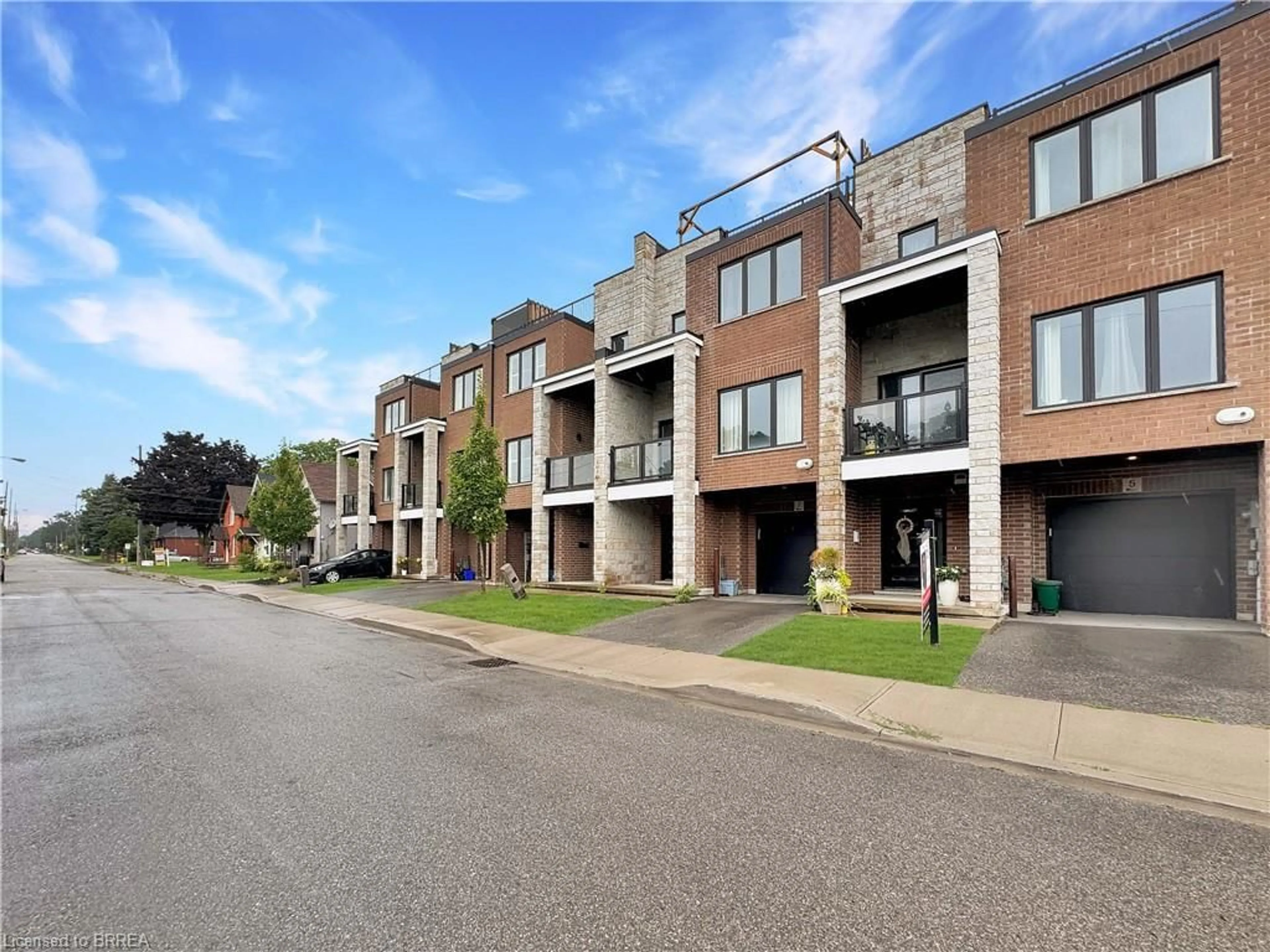 A pic from exterior of the house or condo, the street view for 7 Spring St, Brantford Ontario N3T 4M4