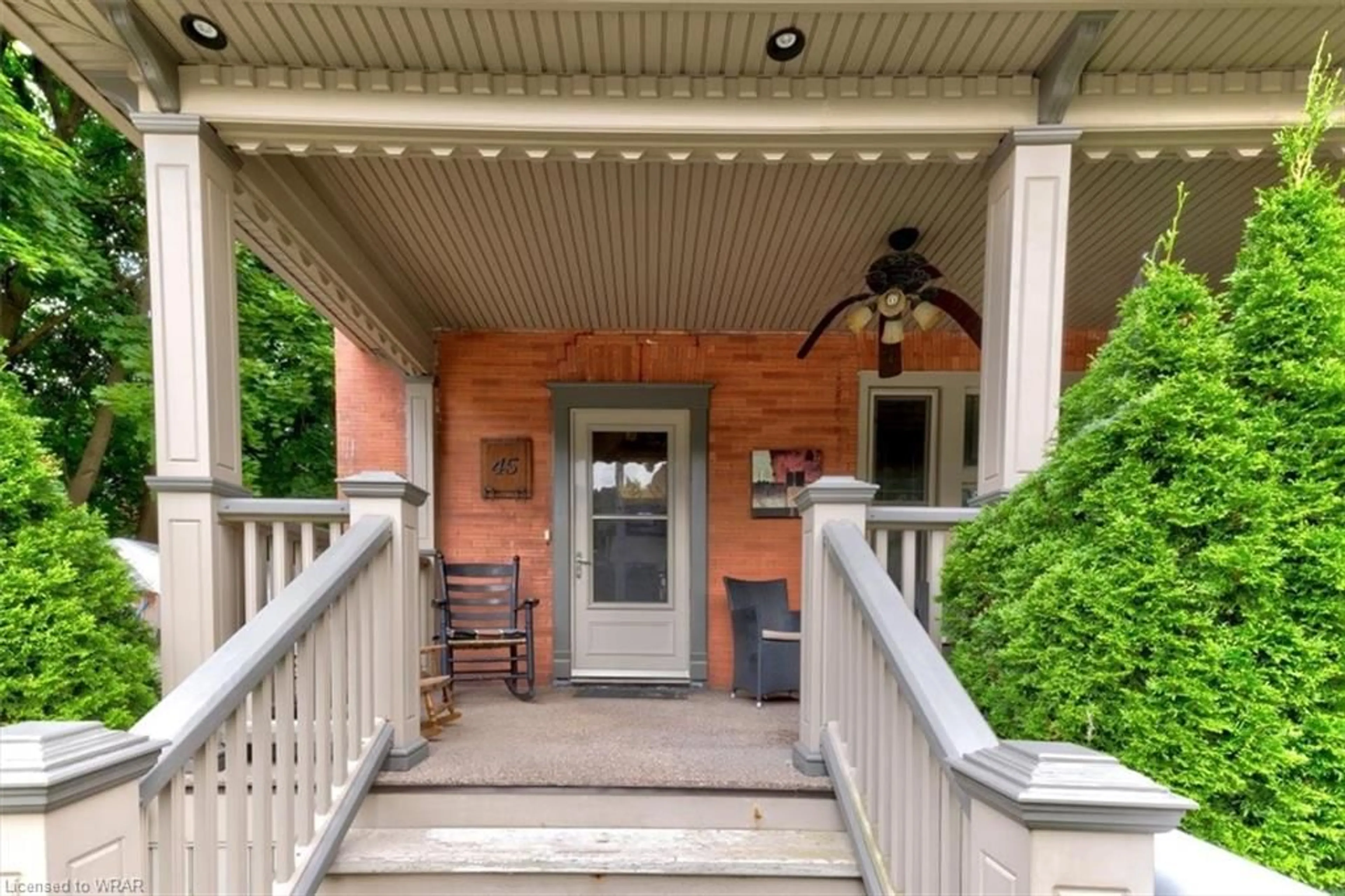 Patio for 45 Mansion St, Kitchener Ontario N2H 2J6