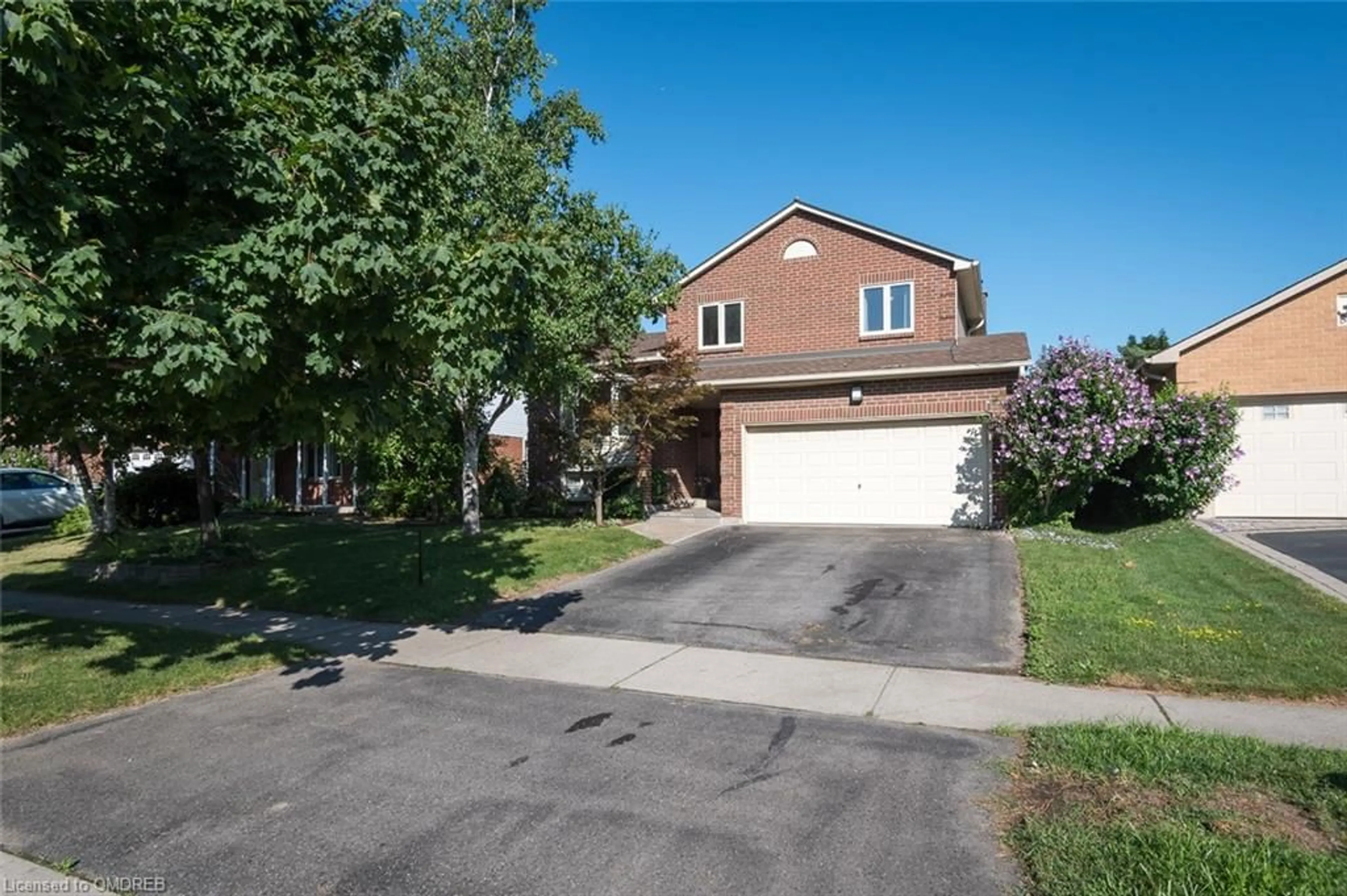 Frontside or backside of a home for 843 Cedarbrae Ave, Milton Ontario L9T 3W9