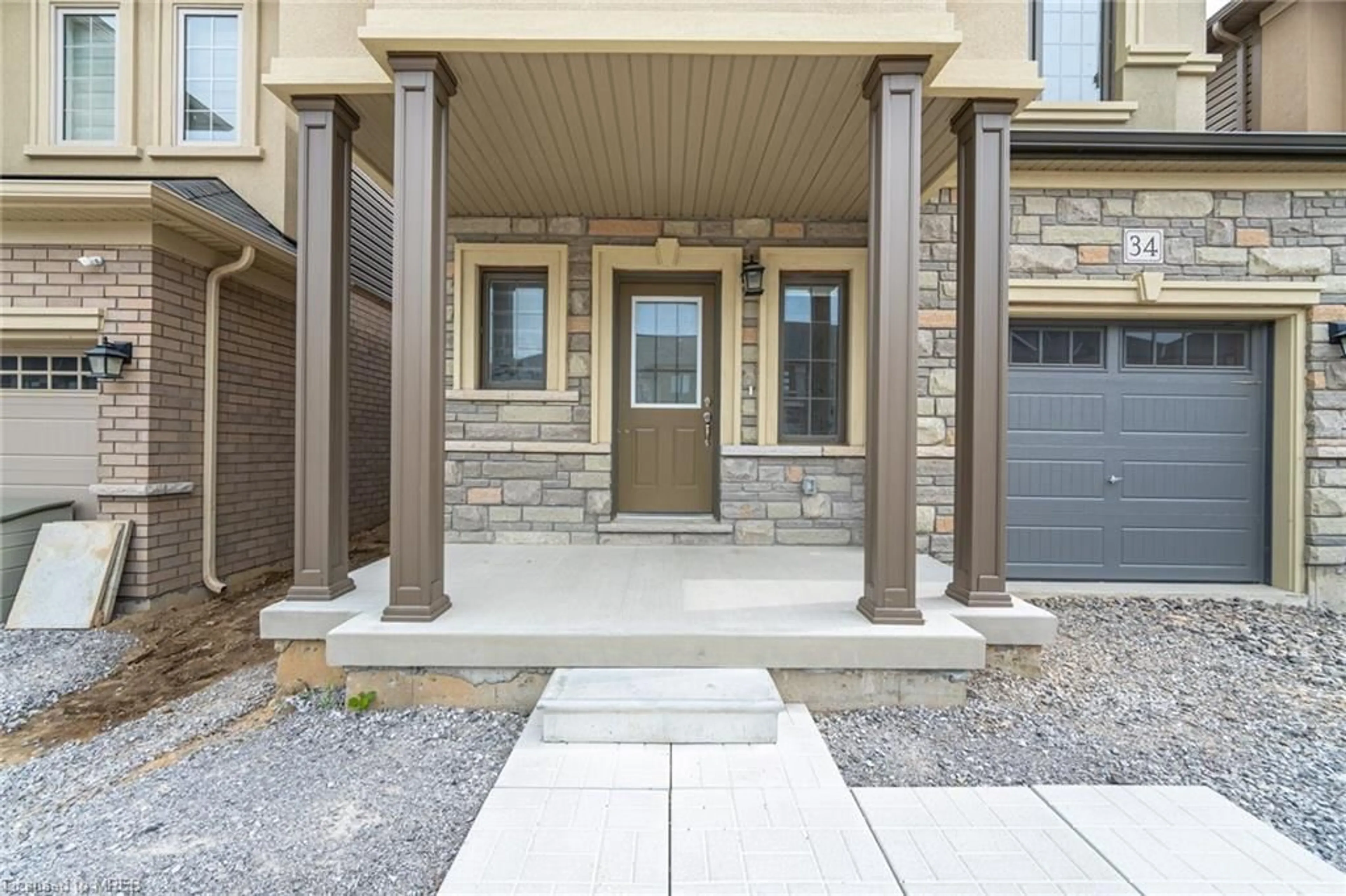 Indoor entryway, cement floor for 34 George Brier Dr, Paris Ontario N3L 0L3