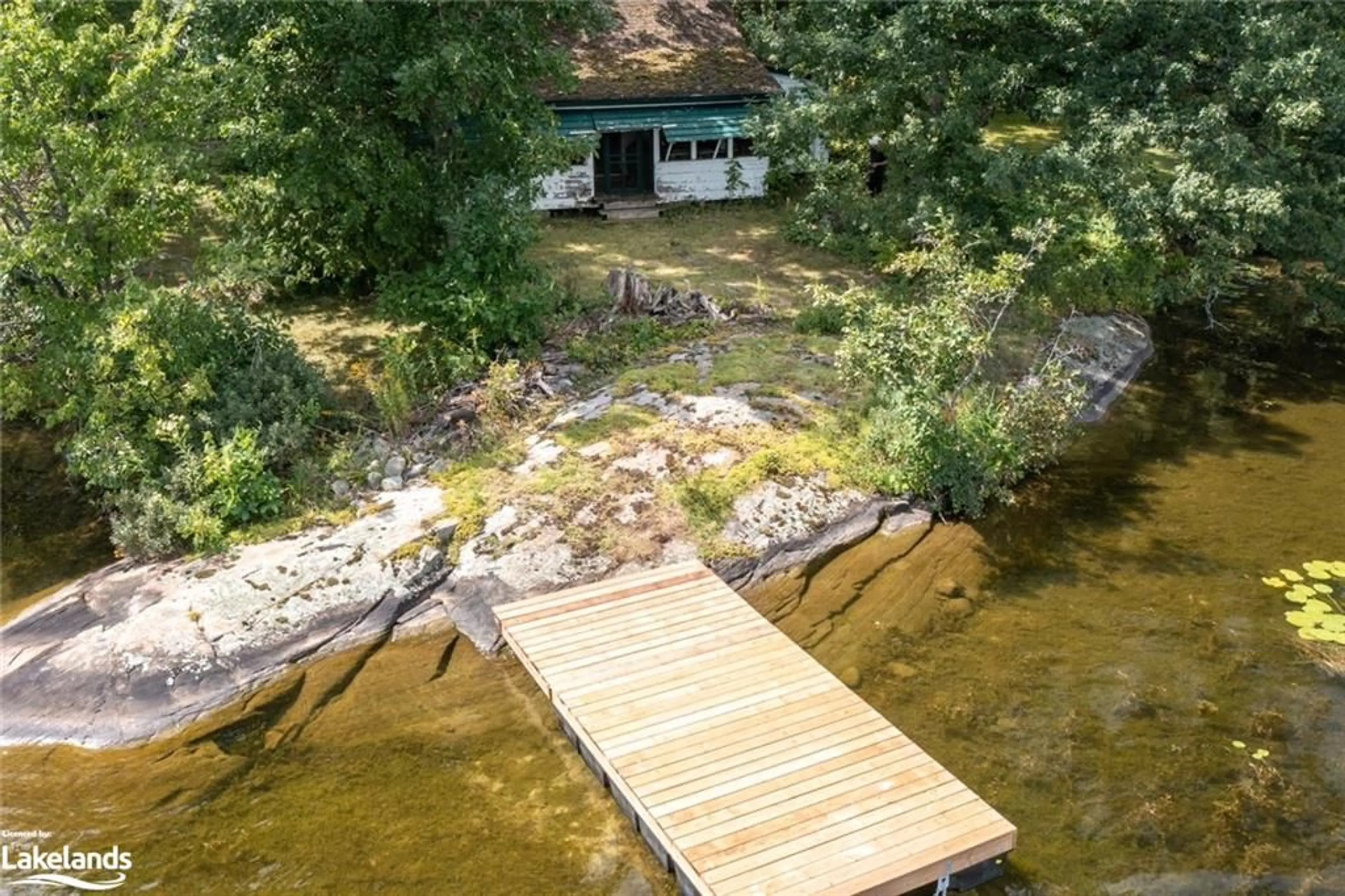 Cottage for 205 Severn River Shore, Port Severn Ontario L0K 1E0