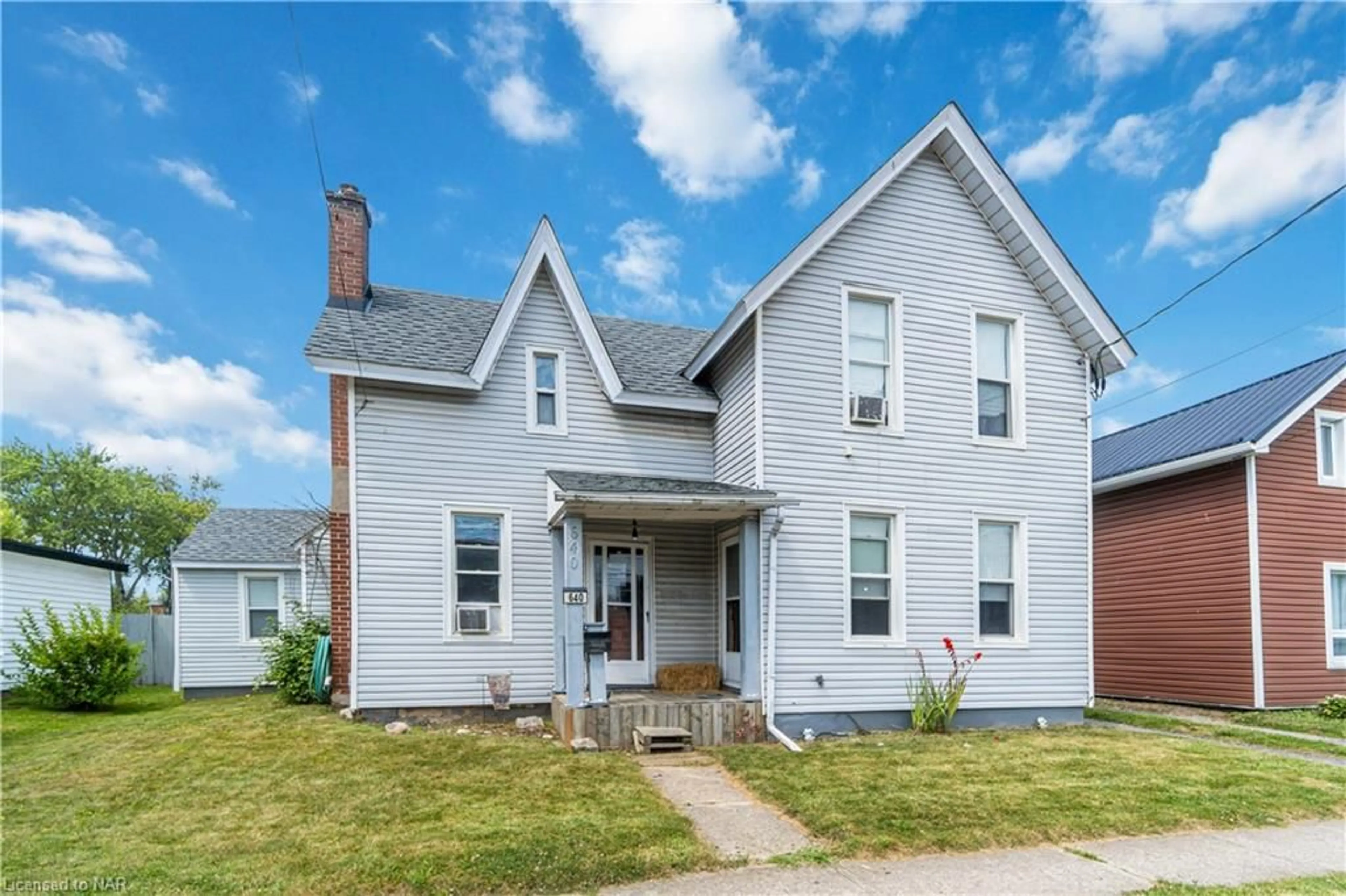 Frontside or backside of a home, the front or back of building for 640 King St, Port Colborne Ontario L3K 4H8