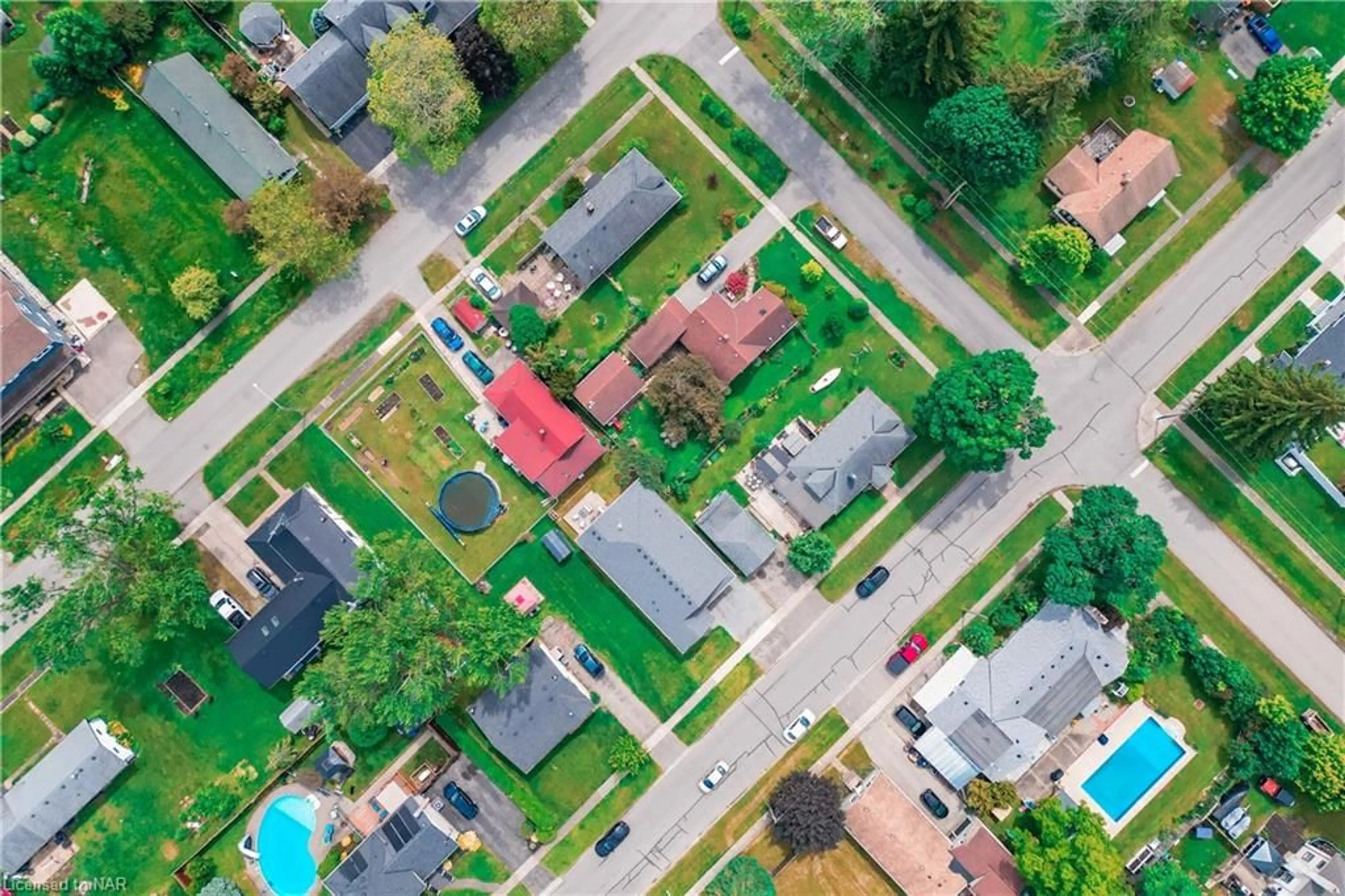 Frontside or backside of a home, the street view for 3733 Roxborough Ave, Crystal Beach Ontario L0S 1B0