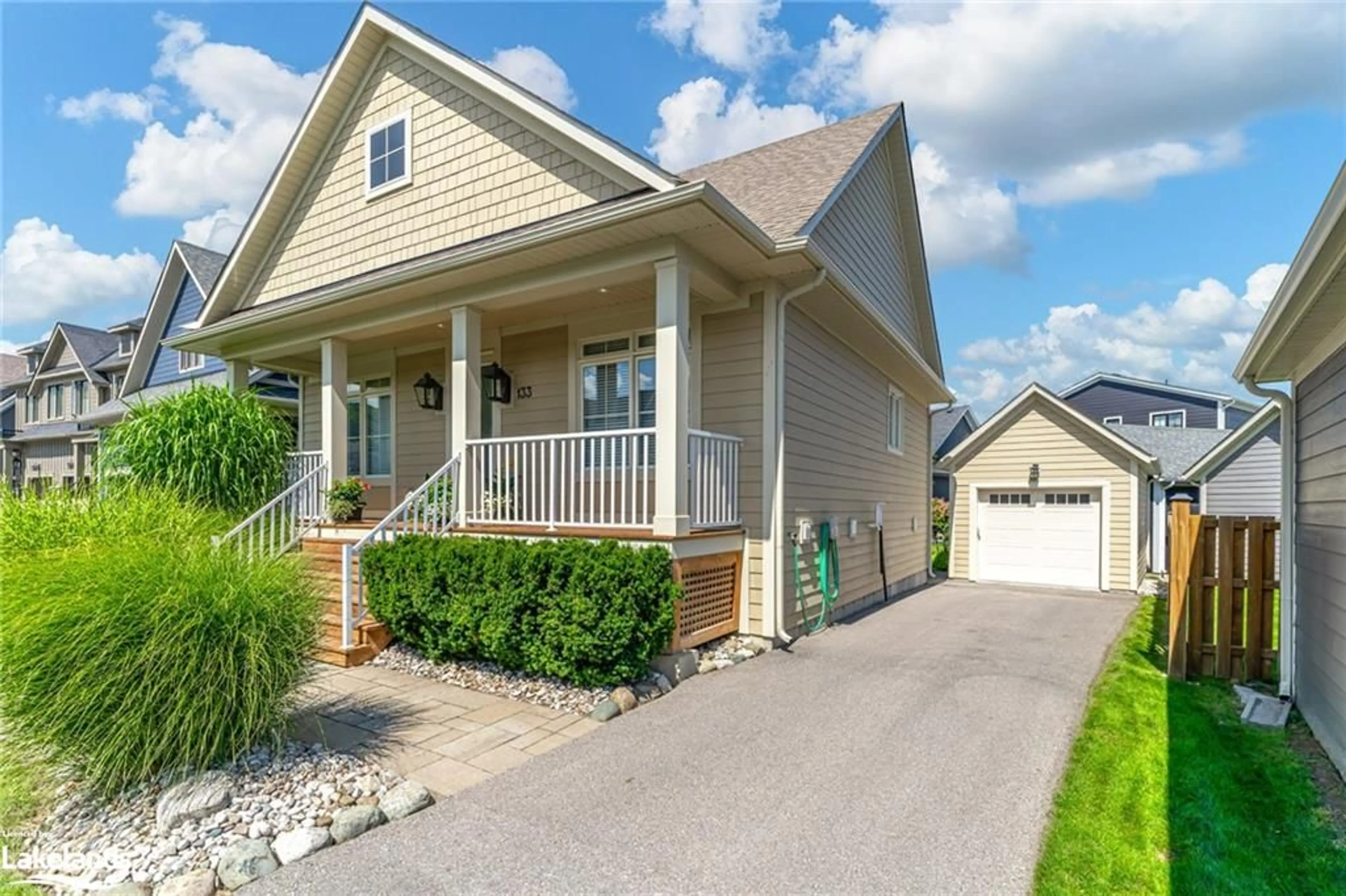 Frontside or backside of a home for 133 Yellow Birch Cres, Town Of Blue Mountains Ontario L9Y 0Y5