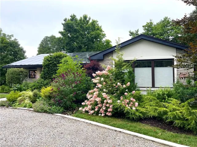 585 Orangeville Rd, Fergus 2