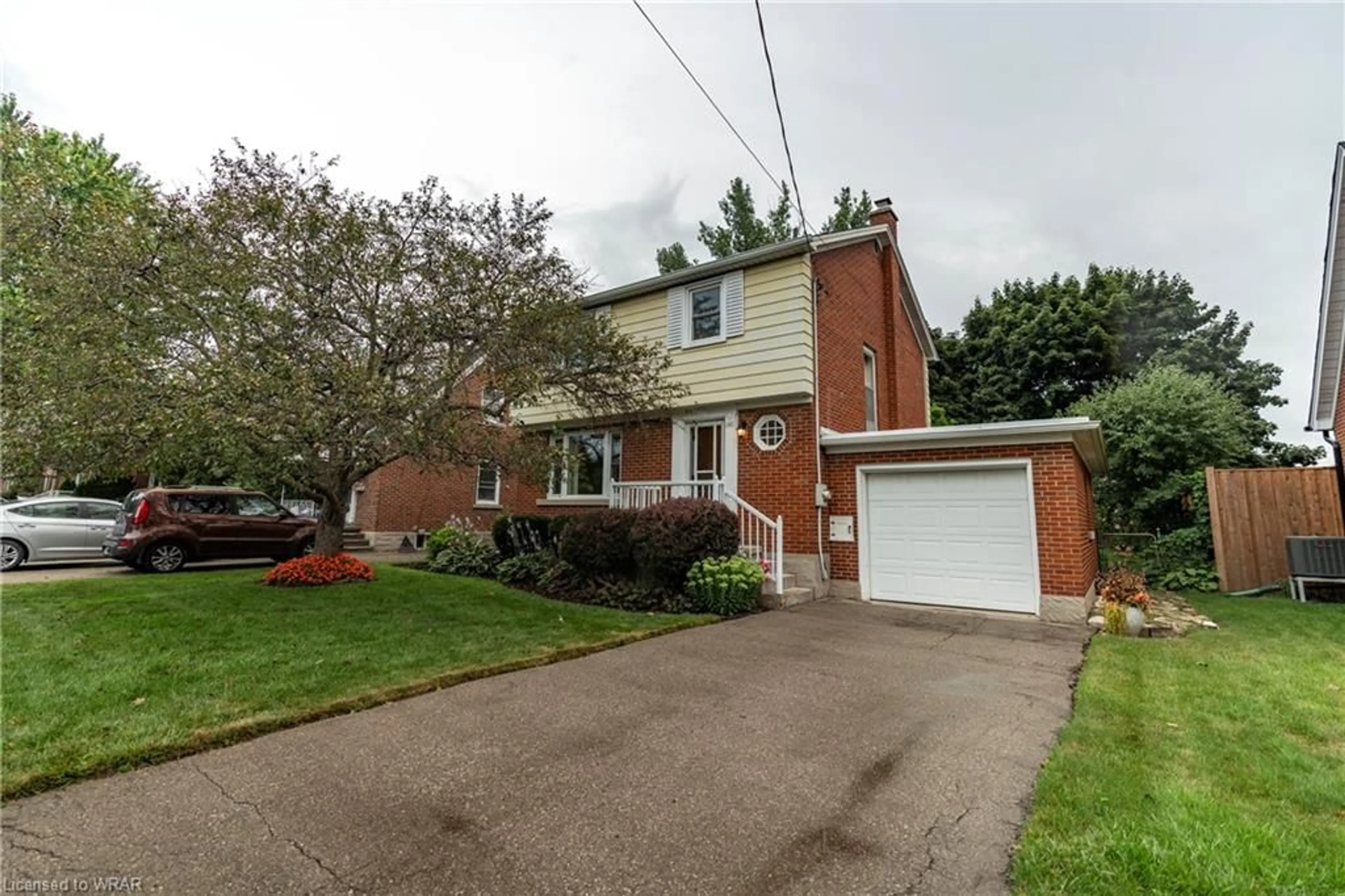 Frontside or backside of a home for 140 Brentwood Ave, Kitchener Ontario N2H 2E1