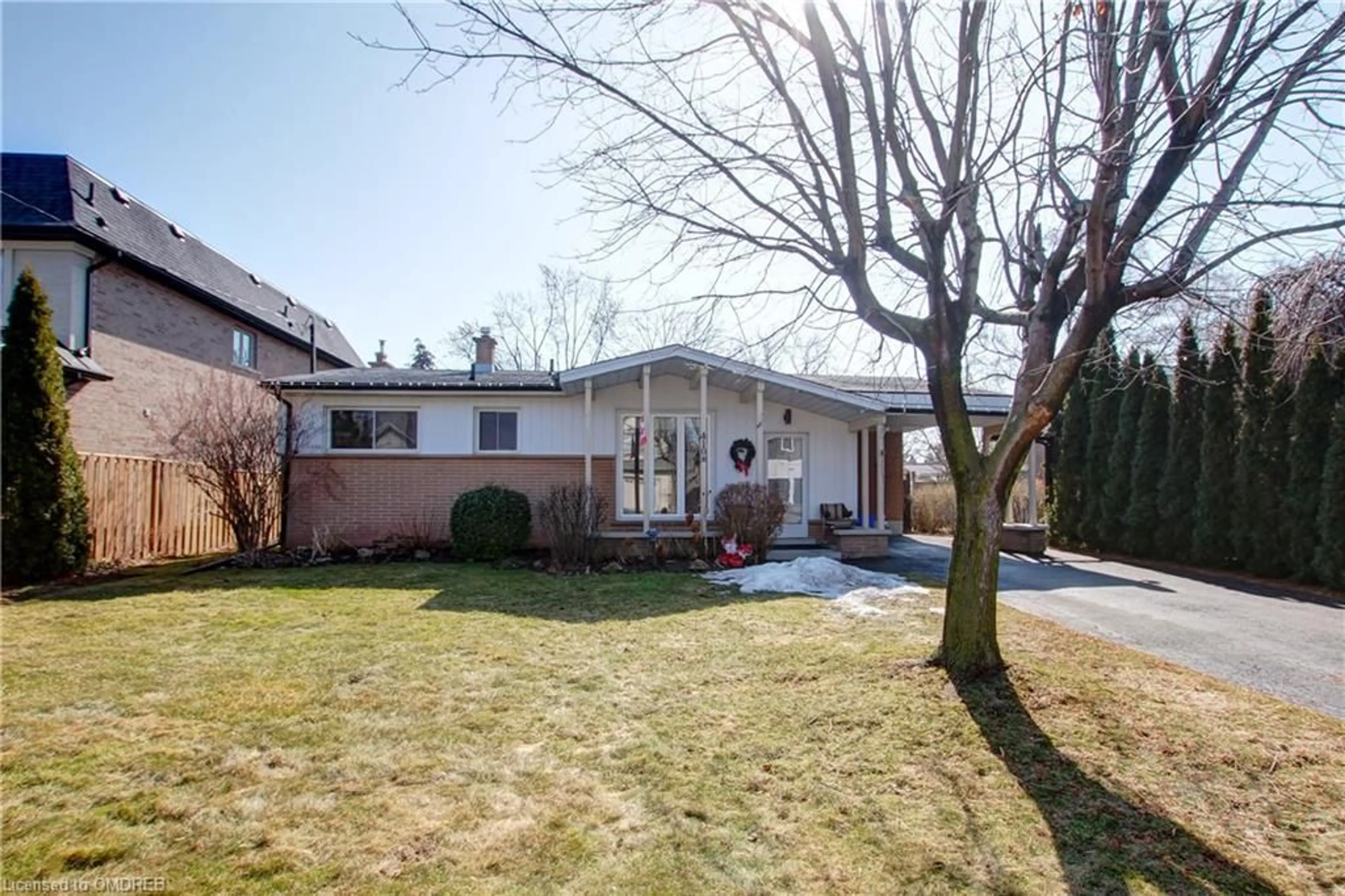 Frontside or backside of a home for 410 Samford Pl, Oakville Ontario L6L 4E8