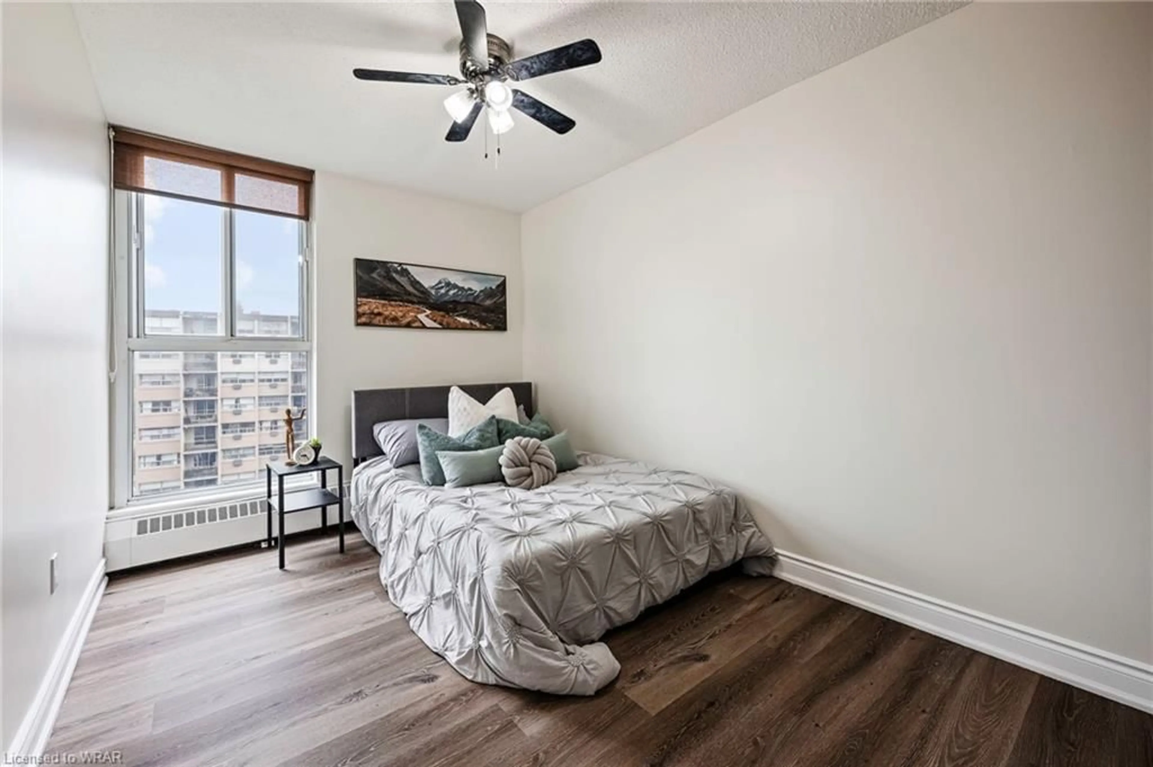 A pic of a room, wood floors for 1964 Main St #1208, Hamilton Ontario L8S 1J5