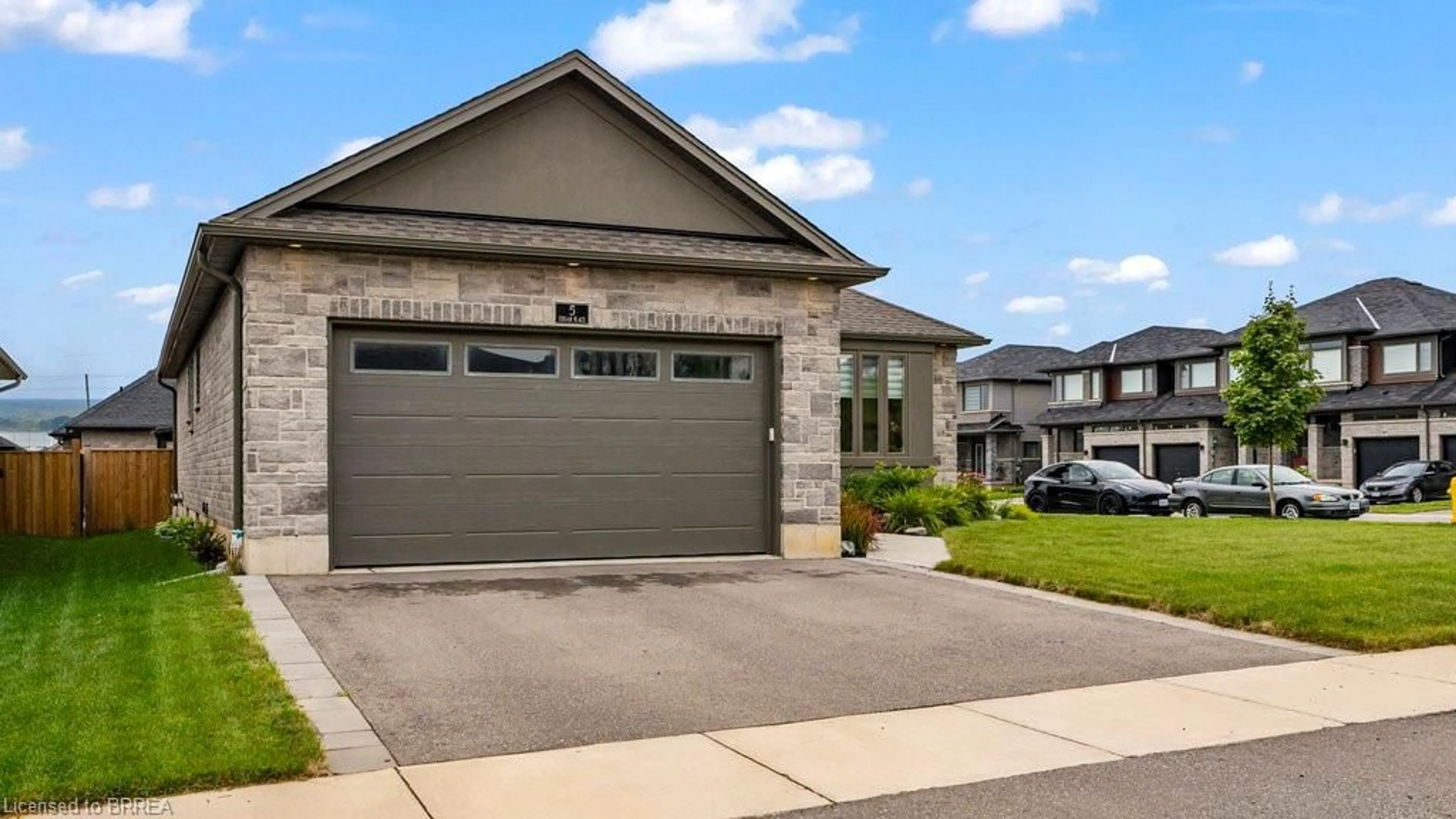 Frontside or backside of a home, the street view for 5 Edgar Pl, Paris Ontario N3L 0H4