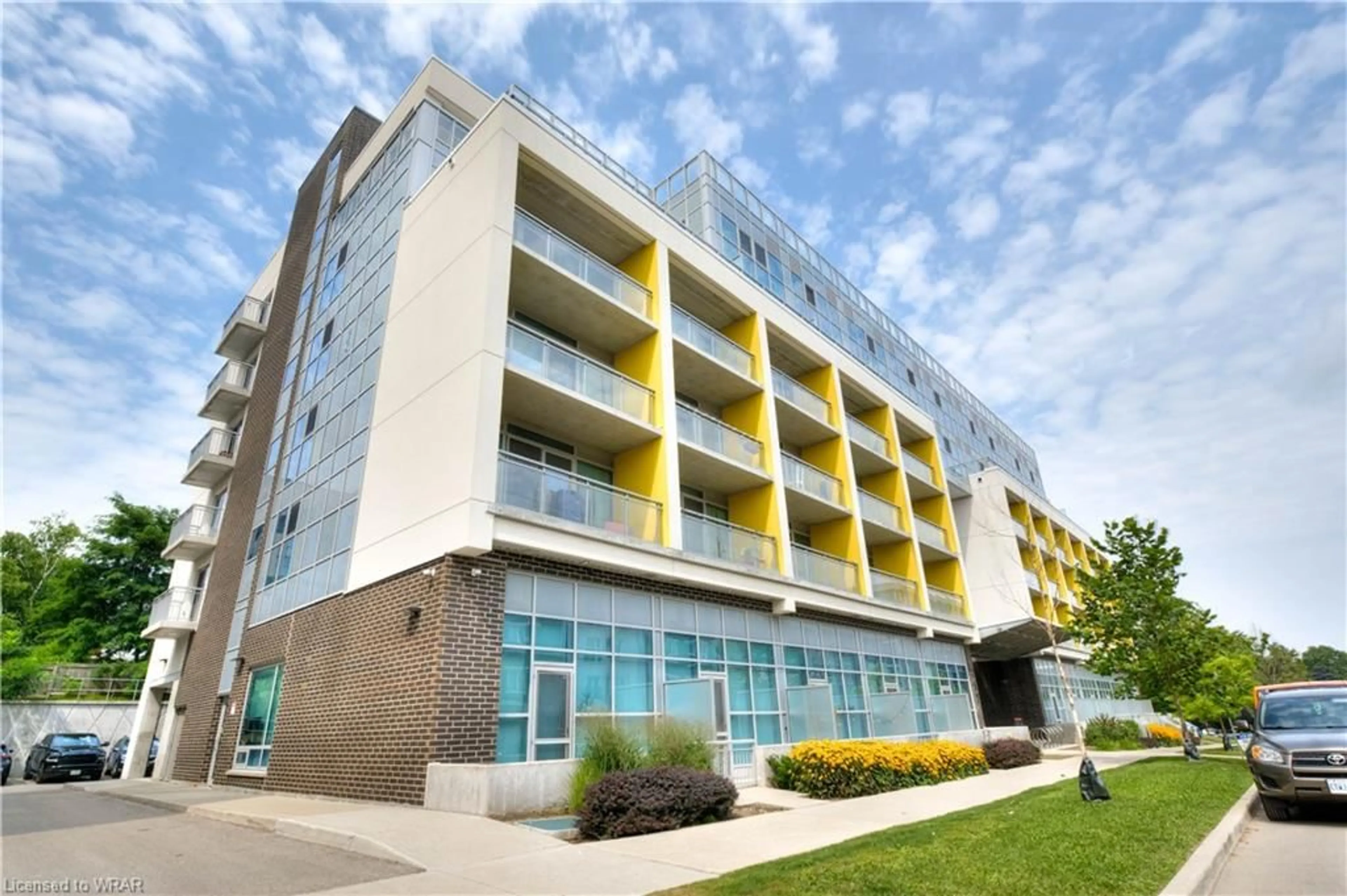 A pic from exterior of the house or condo for 257 Hemlock St #415, Waterloo Ontario N2L 0K2