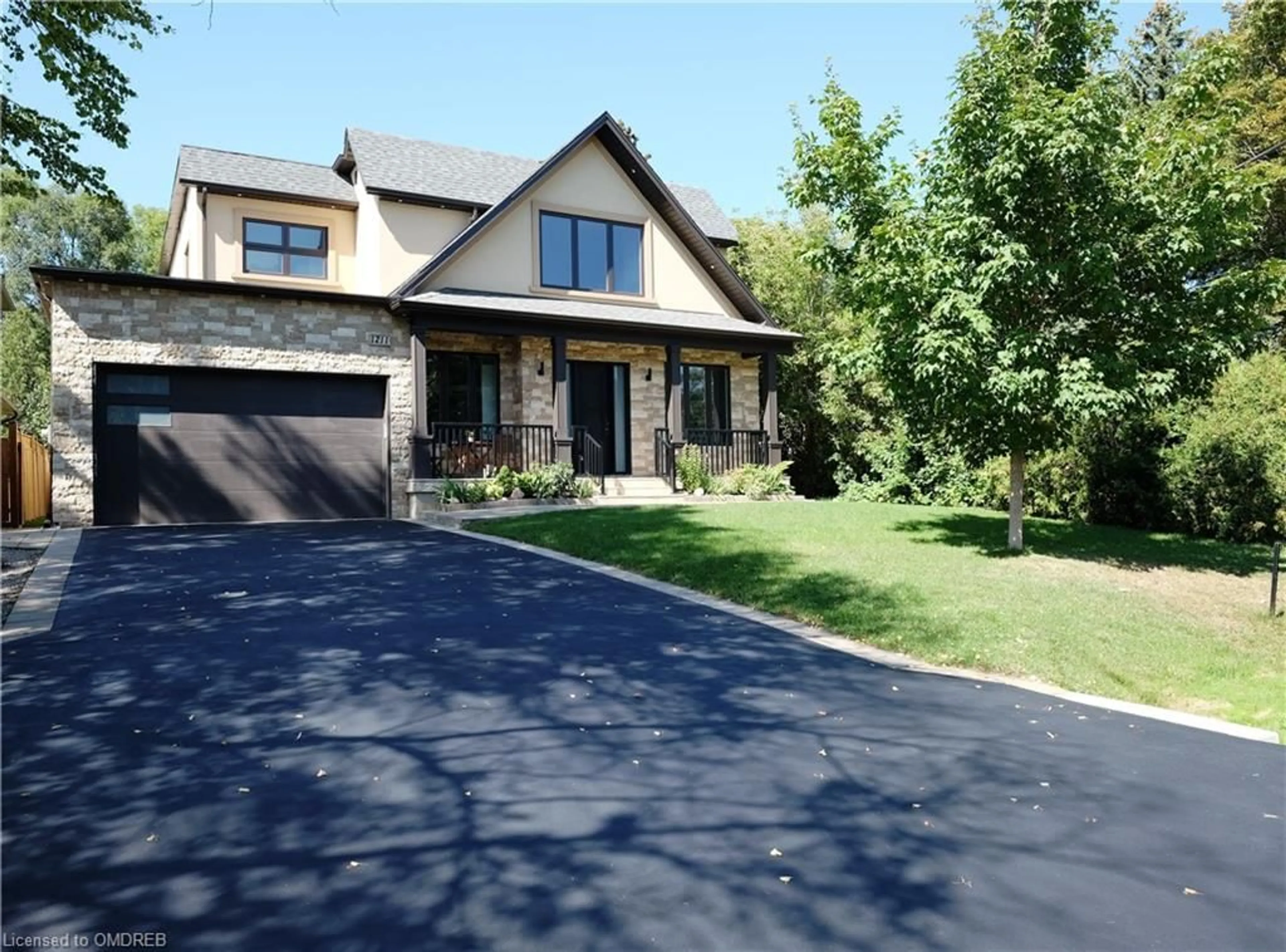 Frontside or backside of a home for 1211 Pinegrove Rd, Oakville Ontario L6L 2W8