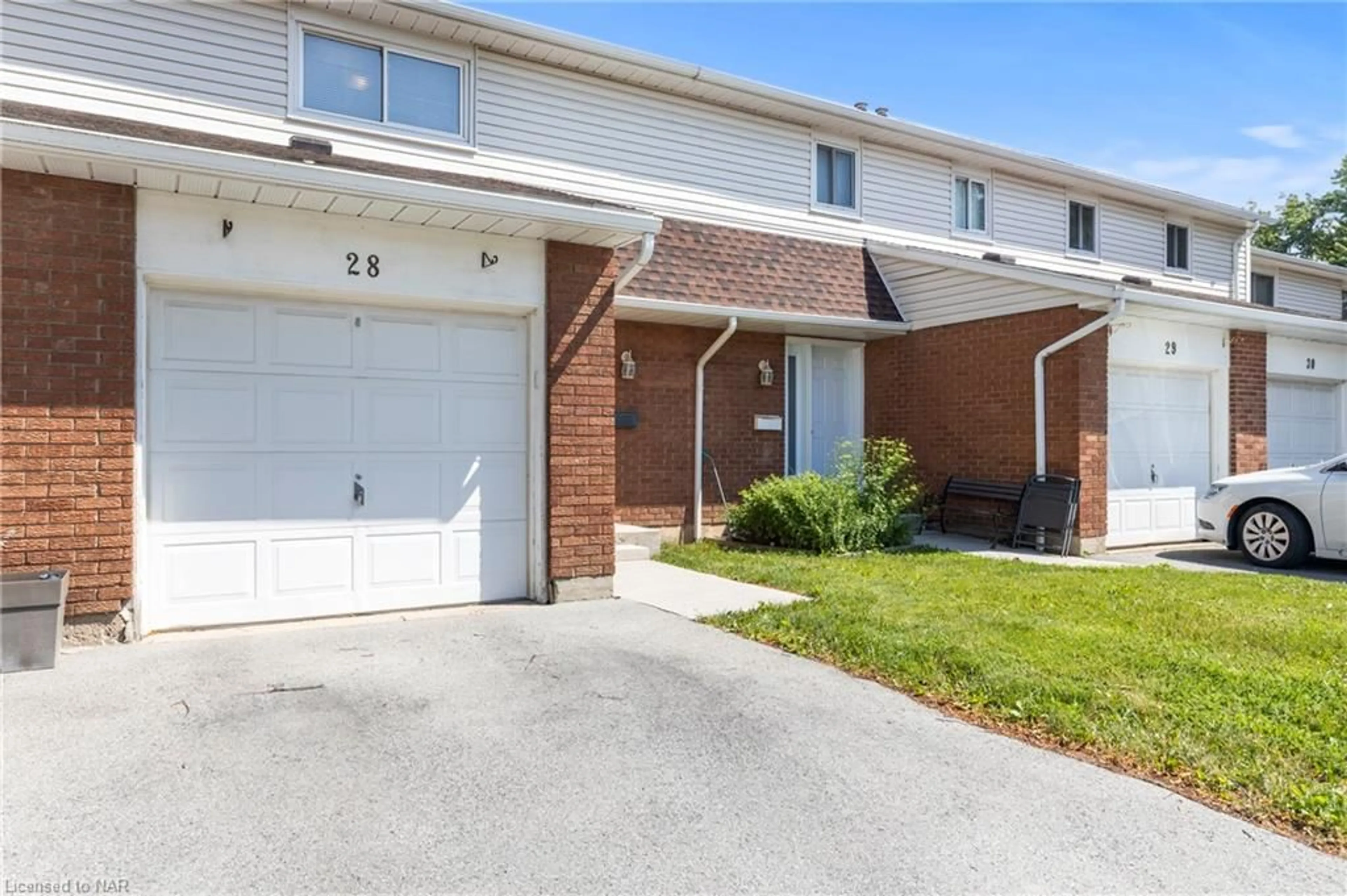 A pic from exterior of the house or condo for 286 Cushman Rd #28, St. Catharines Ontario L2M 6R6