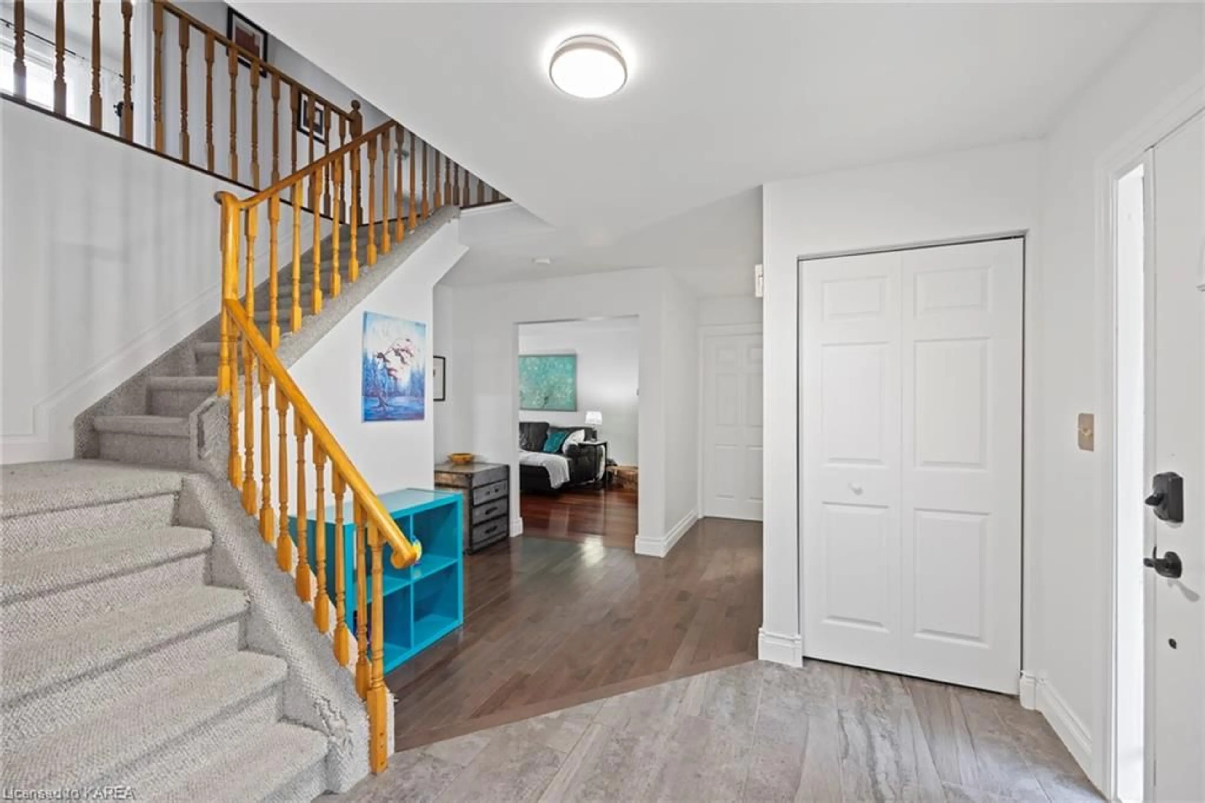 Indoor foyer for 917 Ambleside Cres, Kingston Ontario K7P 2B2