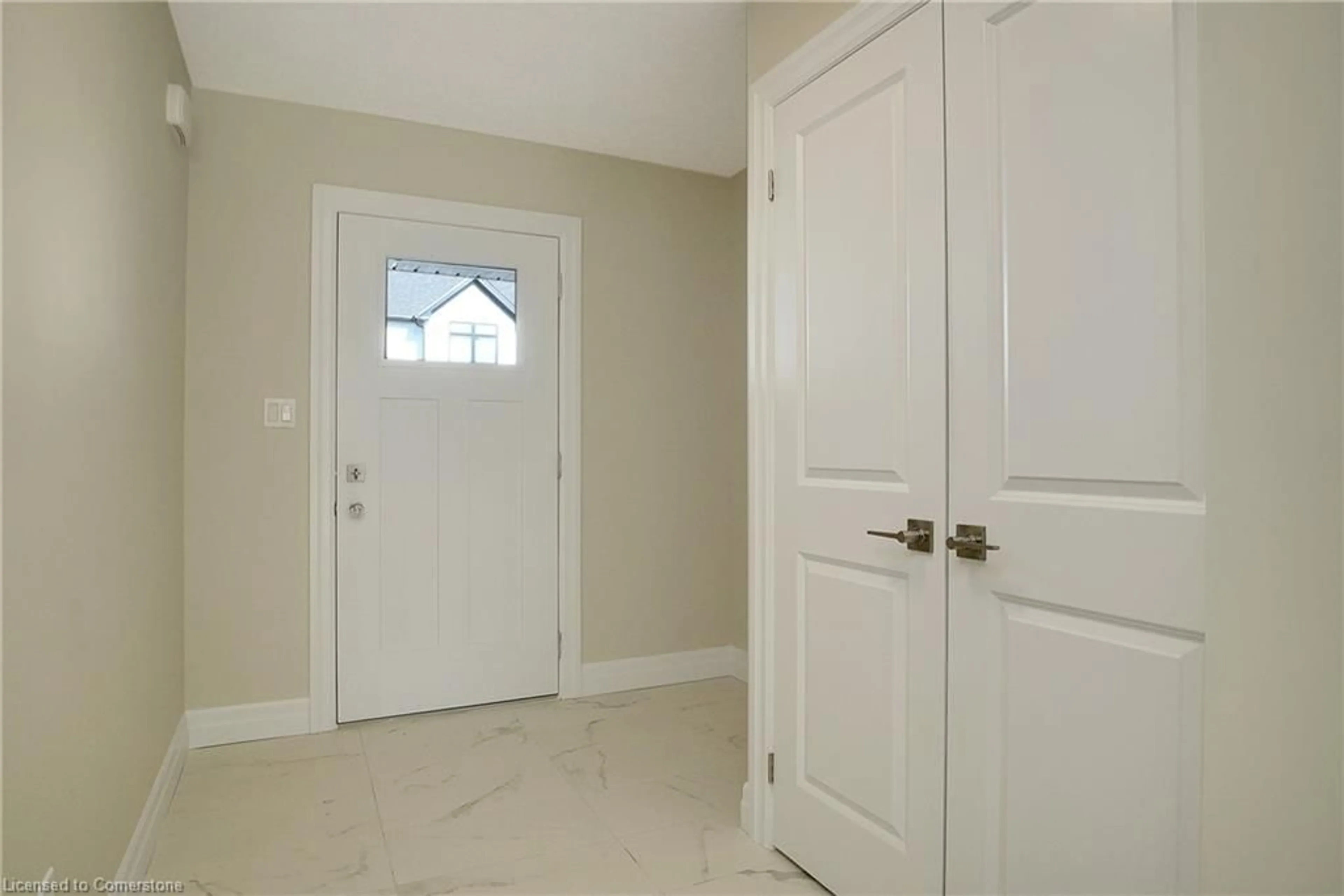 Indoor entryway for 40 Bastien St #7, Cambridge Ontario N1R 5S2