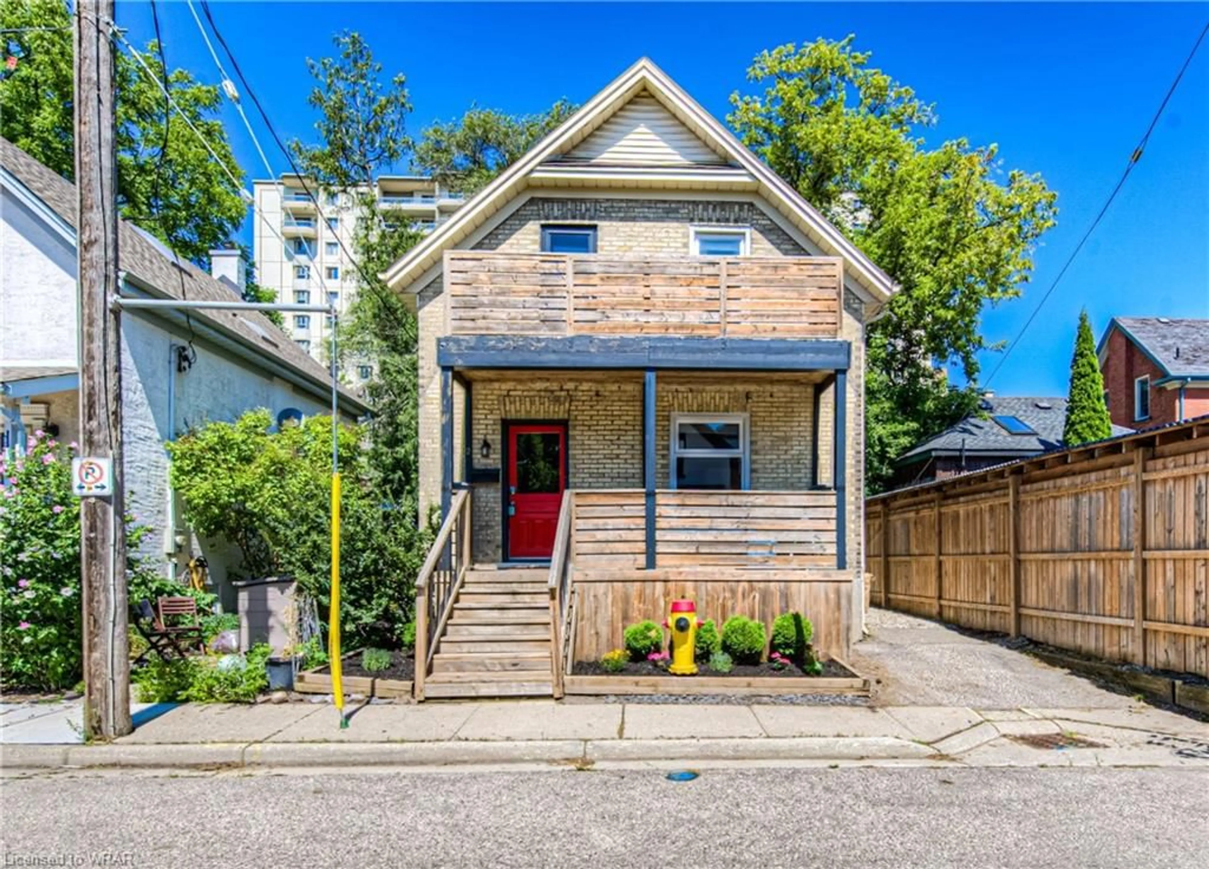 Frontside or backside of a home for 2 Hilda Pl, Kitchener Ontario N2G 1K3