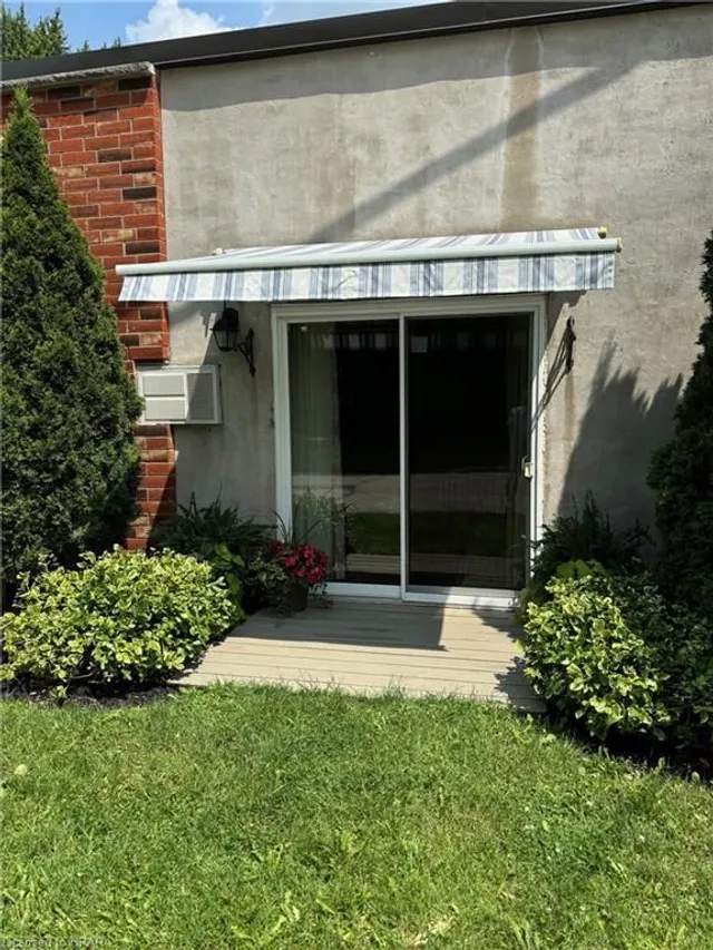 167 Waterloo St #6, Mitchell