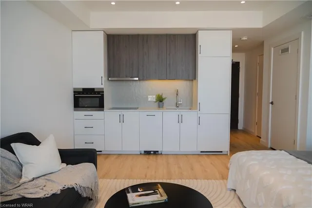 Additional property image - 741 King St Unit 611