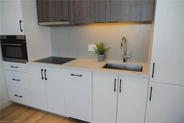 Additional property image - 741 King St Unit 611