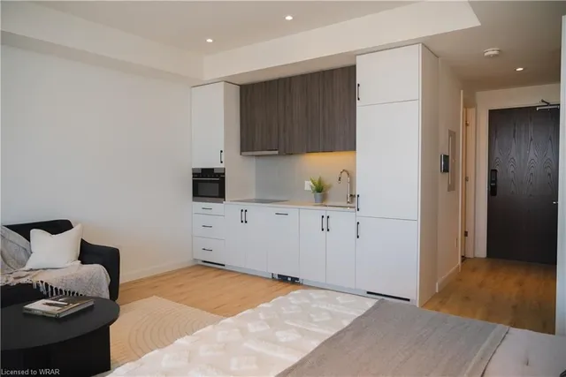 Additional property image - 741 King St Unit 611