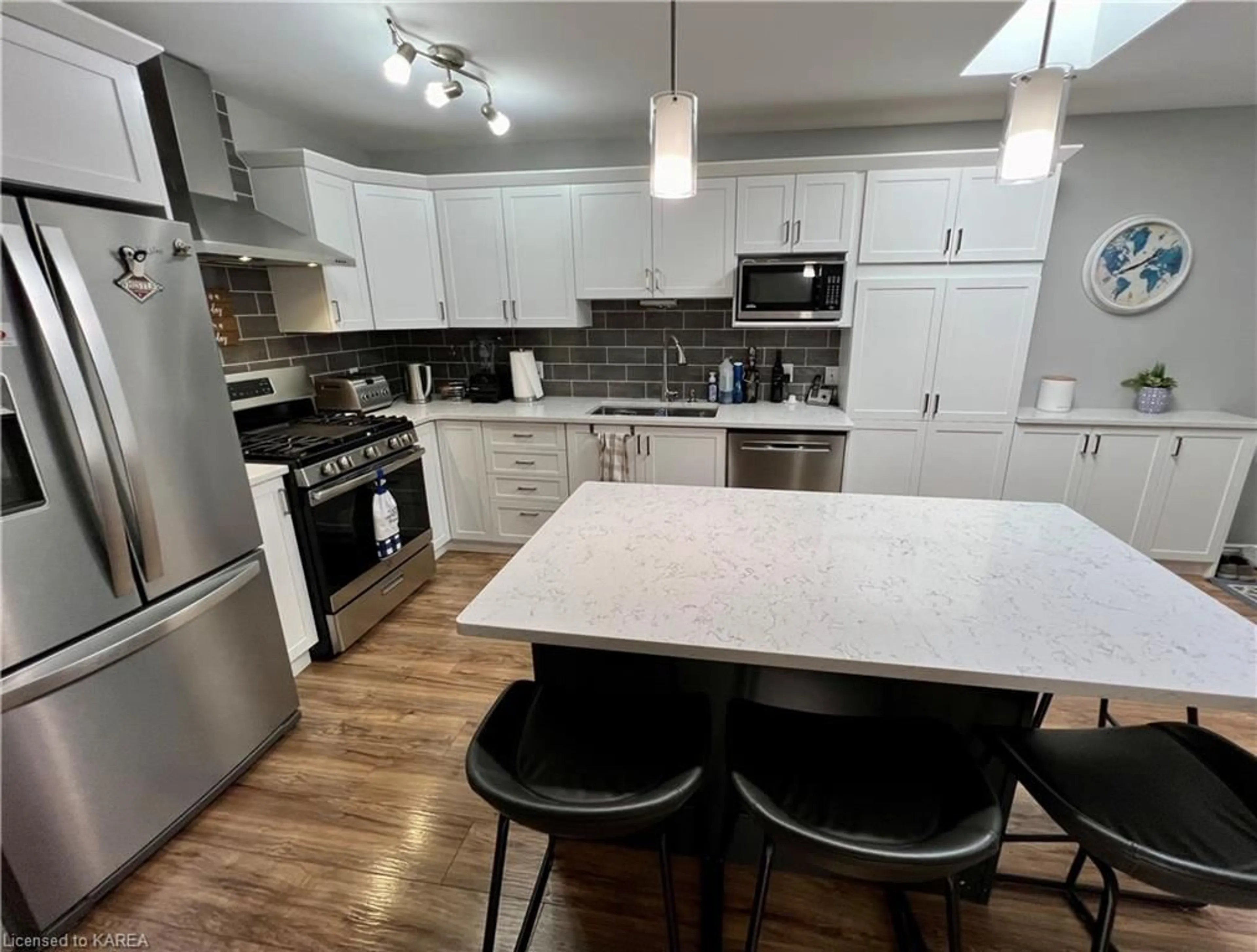 Standard kitchen for 857 Peachwood St, Kingston Ontario K7P 3G5