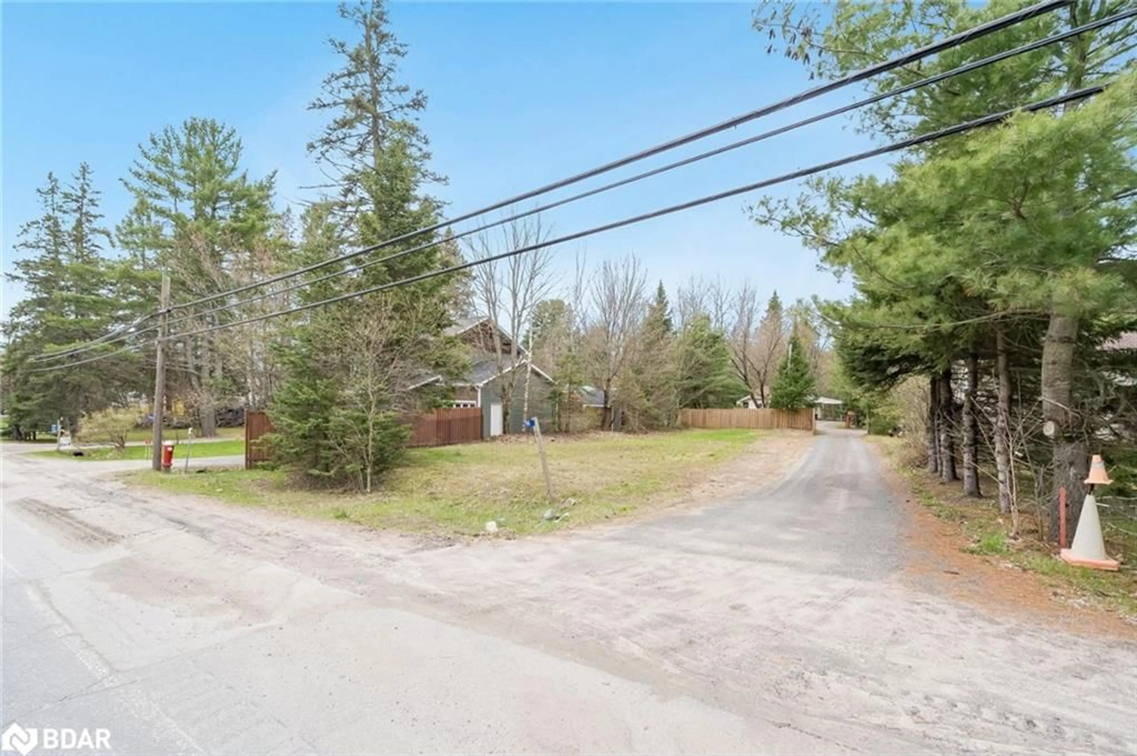 A pic from exterior of the house or condo, the street view for 796 Muskoka Road 3, Huntsville Ontario P1H 1E1