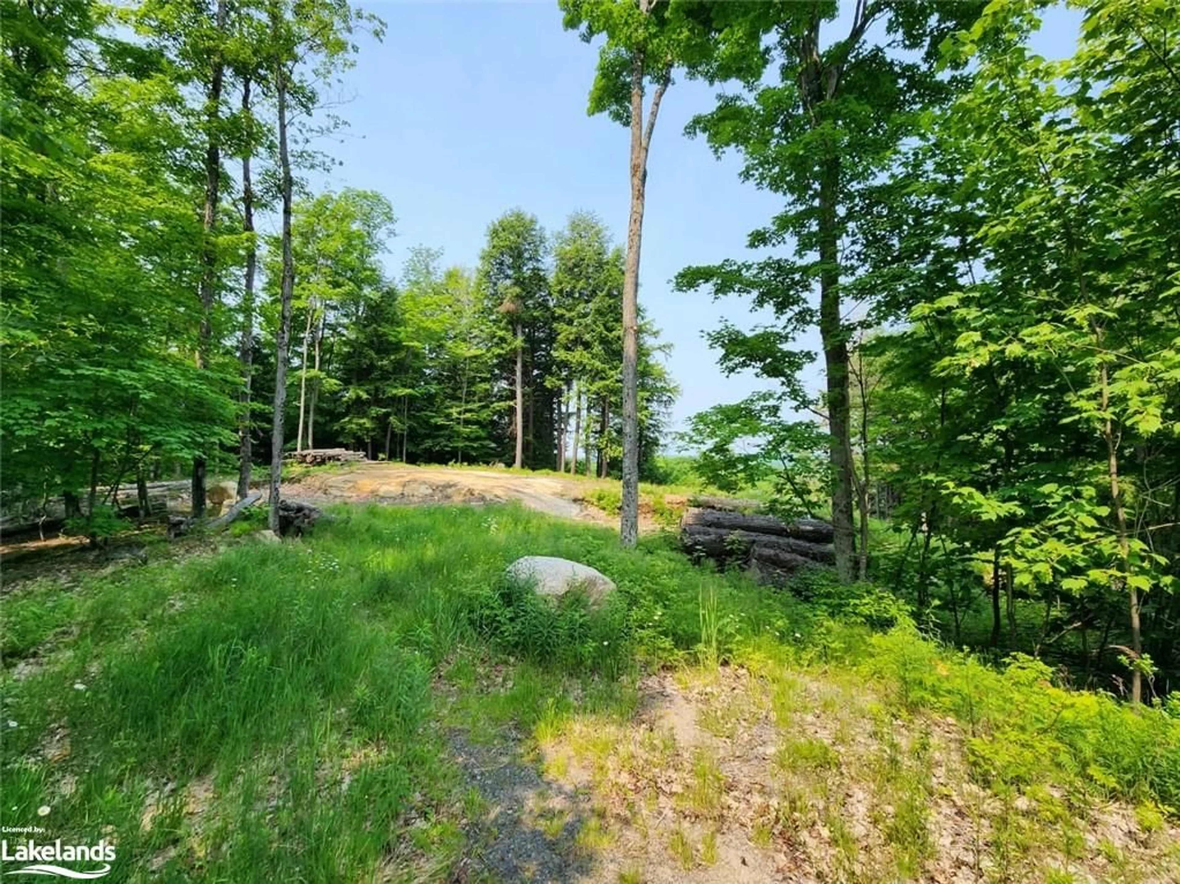 A pic of a room, unknown floor for 19 Old Hemlock Trail, Huntsville Ontario P1H 0A7