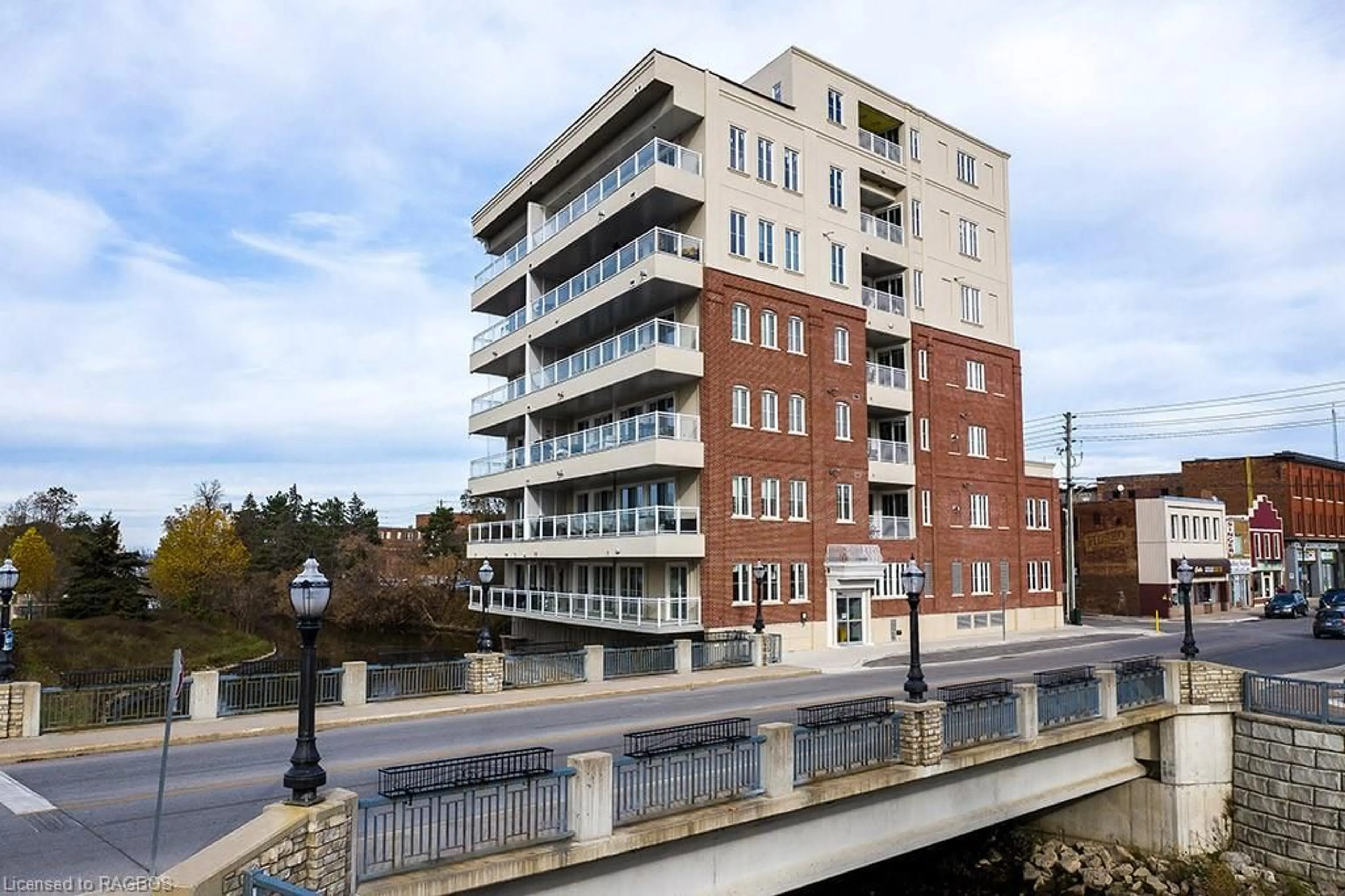 A pic from exterior of the house or condo, the front or back of building for 80 9th St #601, Owen Sound Ontario N4K 1N5