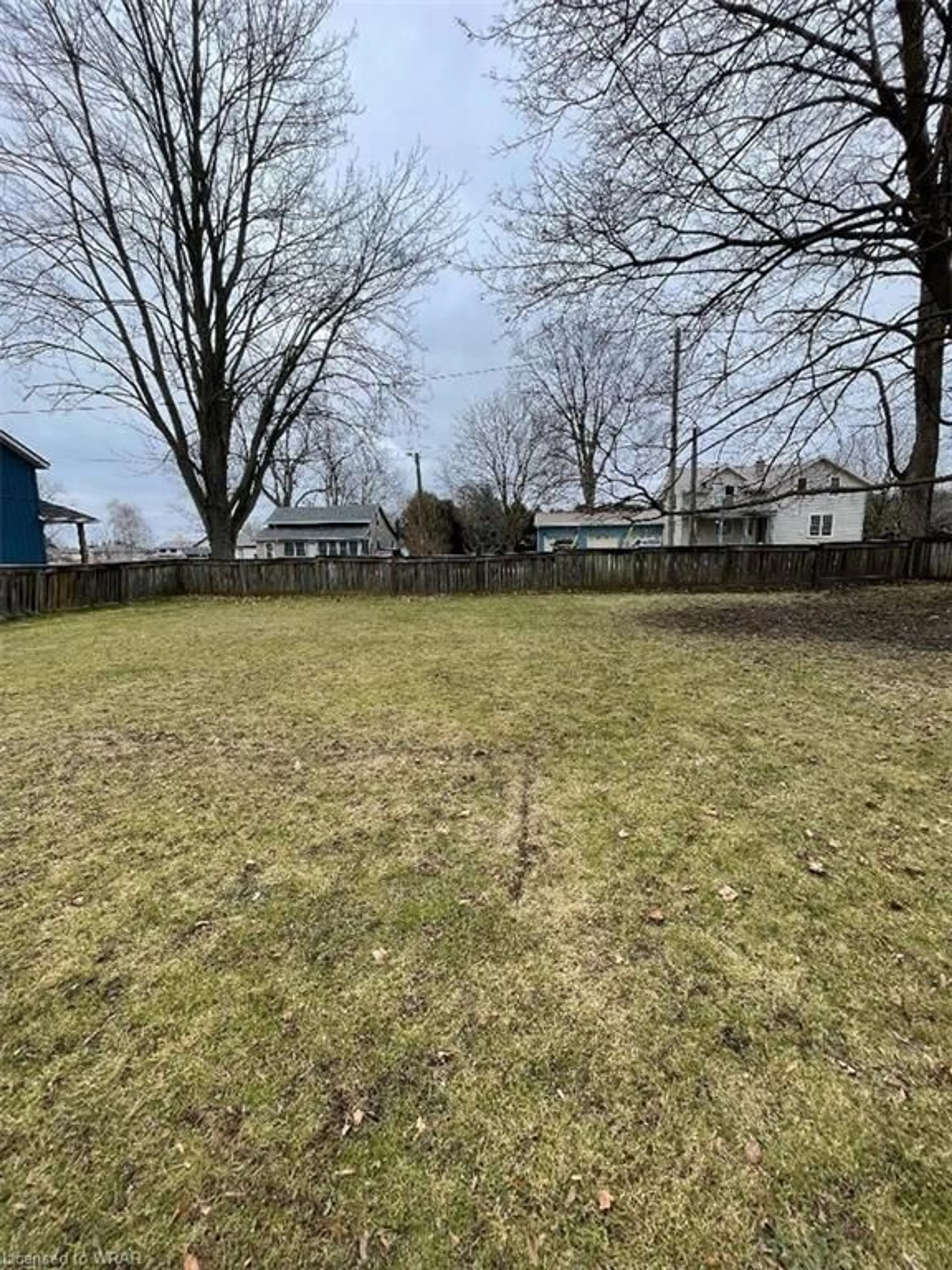 Fenced yard for 39 John St, Bright Ontario N0J 1B0