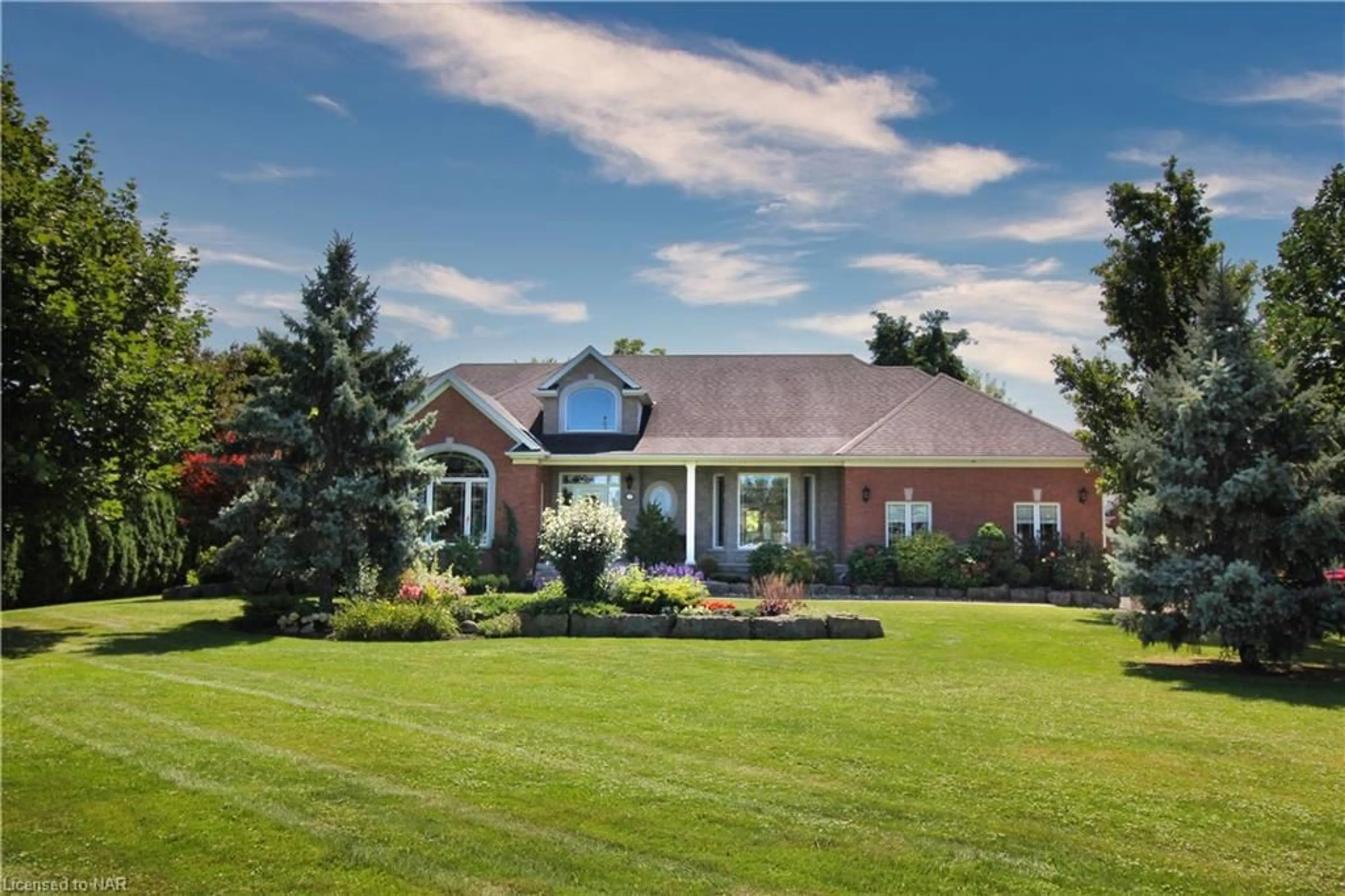 Frontside or backside of a home, cottage for 693 Line 3 Rd, Niagara-on-the-Lake Ontario L0S 1J0