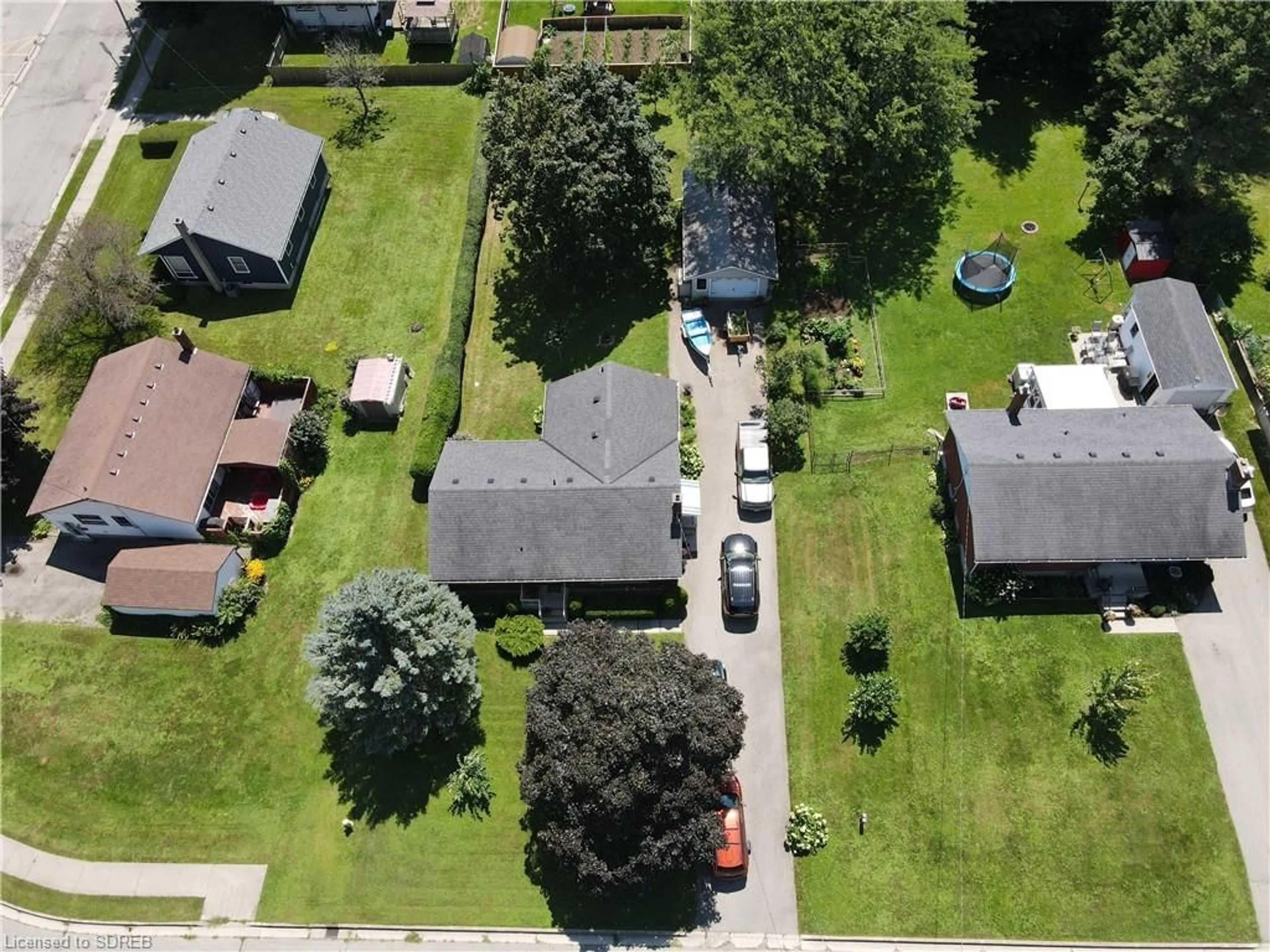 Frontside or backside of a home for 22 Charlton Cres, Simcoe Ontario N3Y 1A7