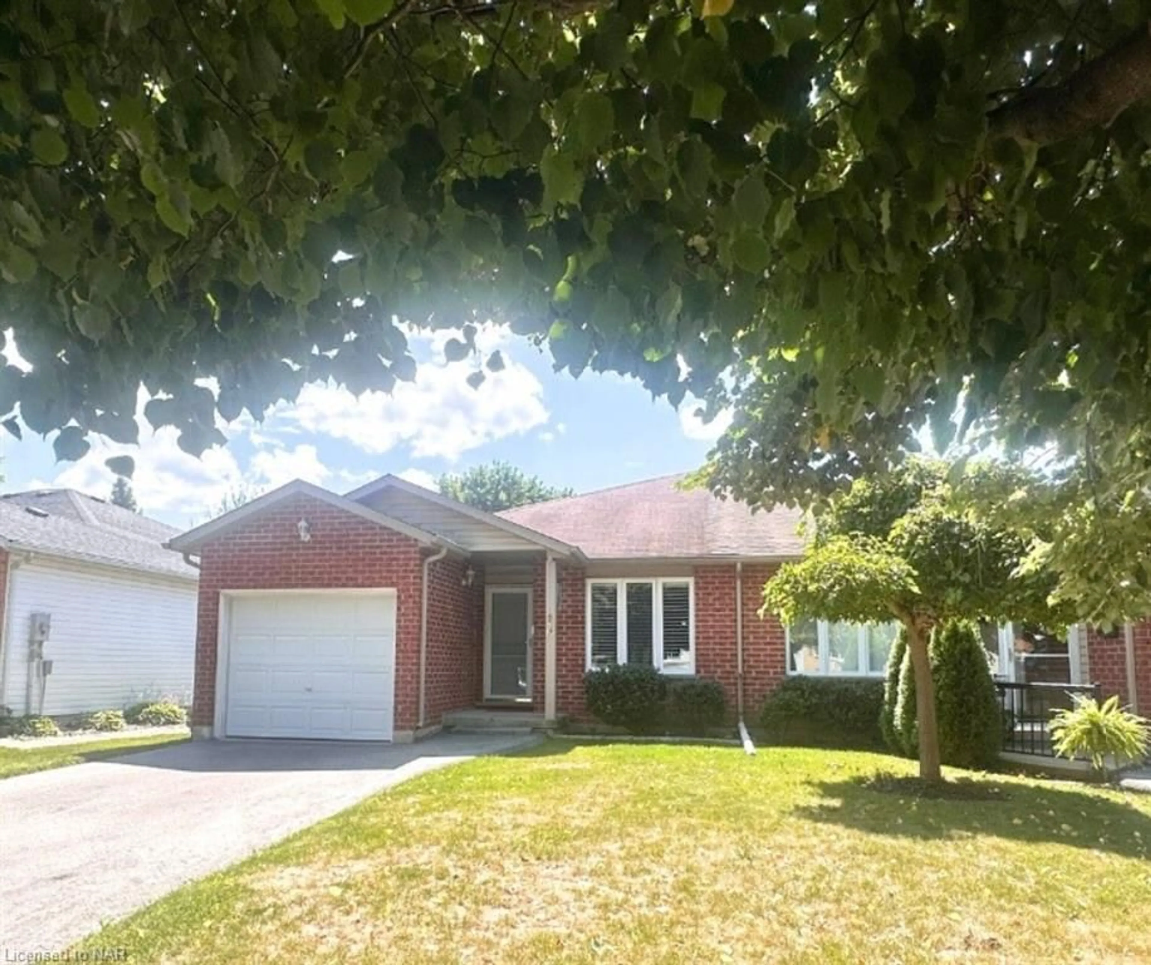 Frontside or backside of a home, cottage for 14 Saddler St, Fonthill Ontario L0S 1E0