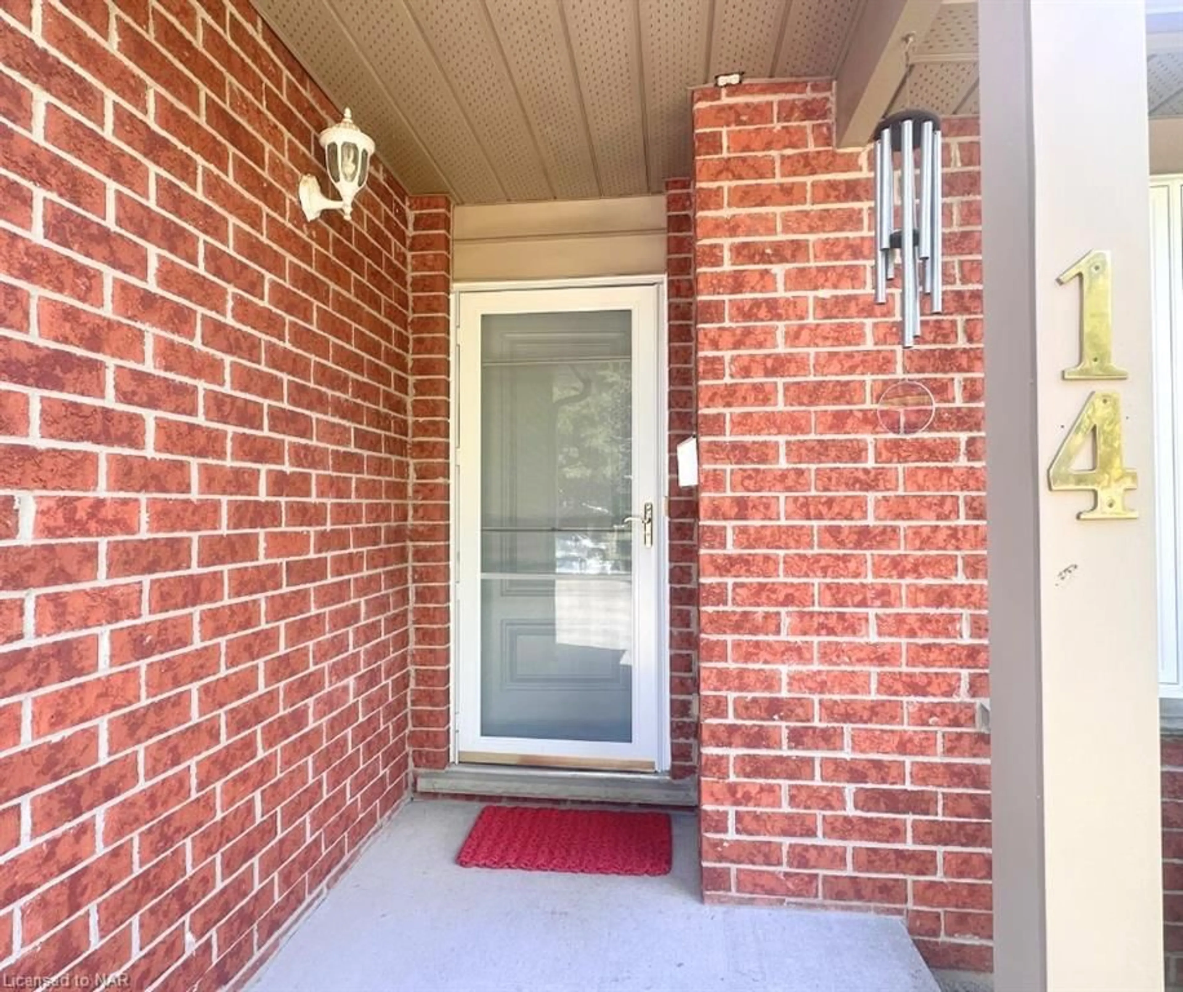 Indoor entryway, cement floor for 14 Saddler St, Fonthill Ontario L0S 1E0