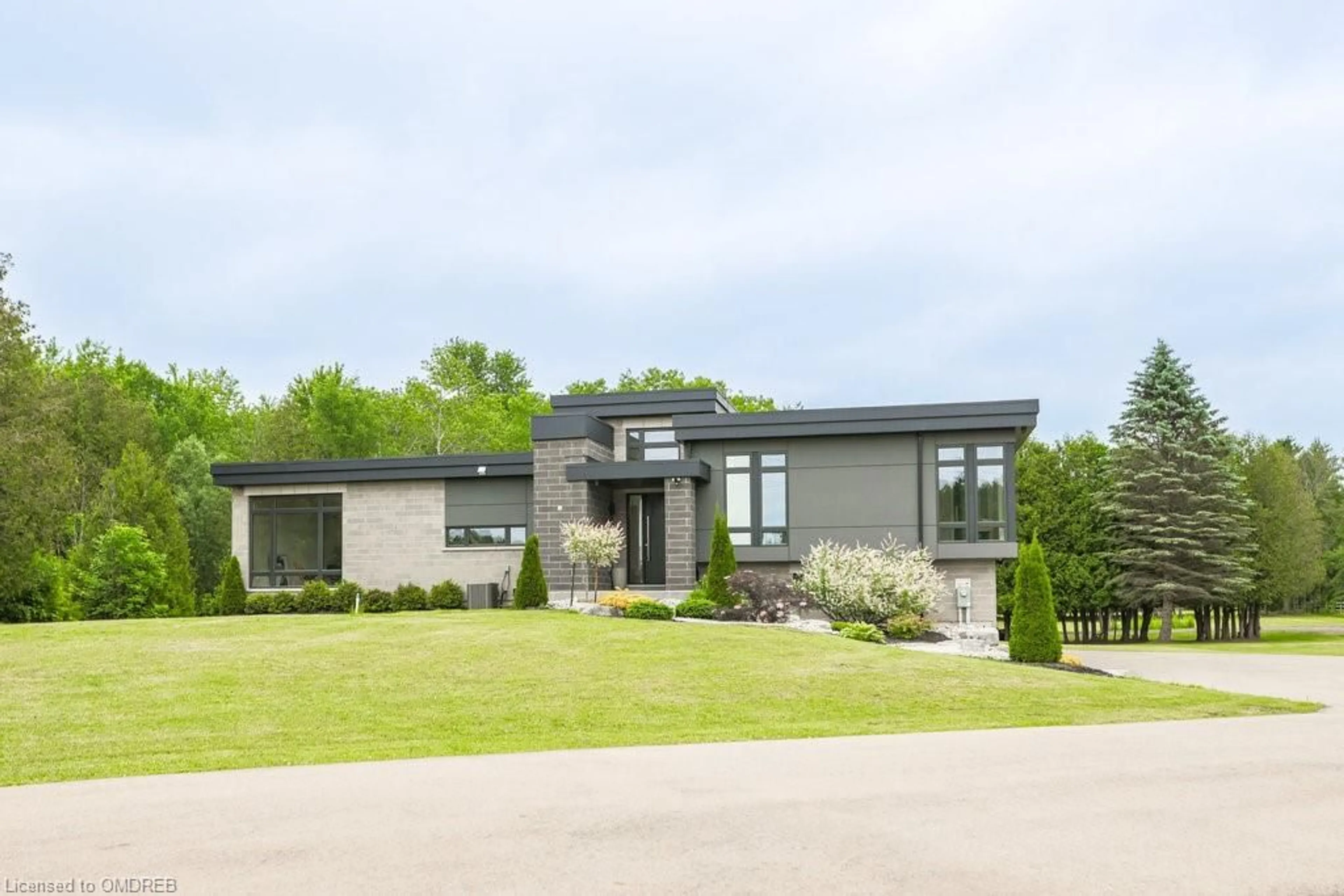 Frontside or backside of a home, cottage for 3232 20 Side Rd, Milton Ontario L0P 1B0