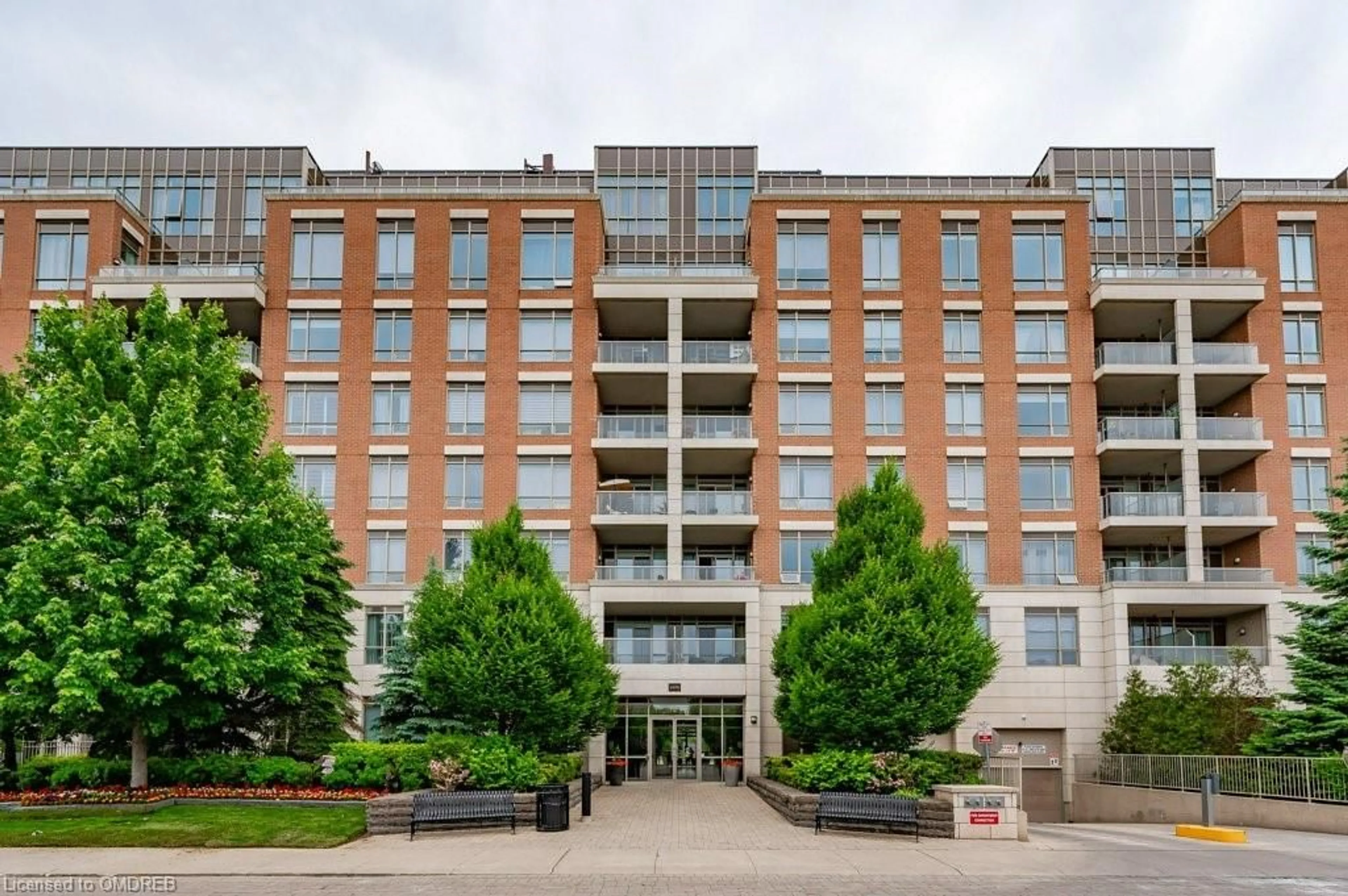 A pic from exterior of the house or condo for 2470 Prince Michael Dr #504, Oakville Ontario L6H 0G9