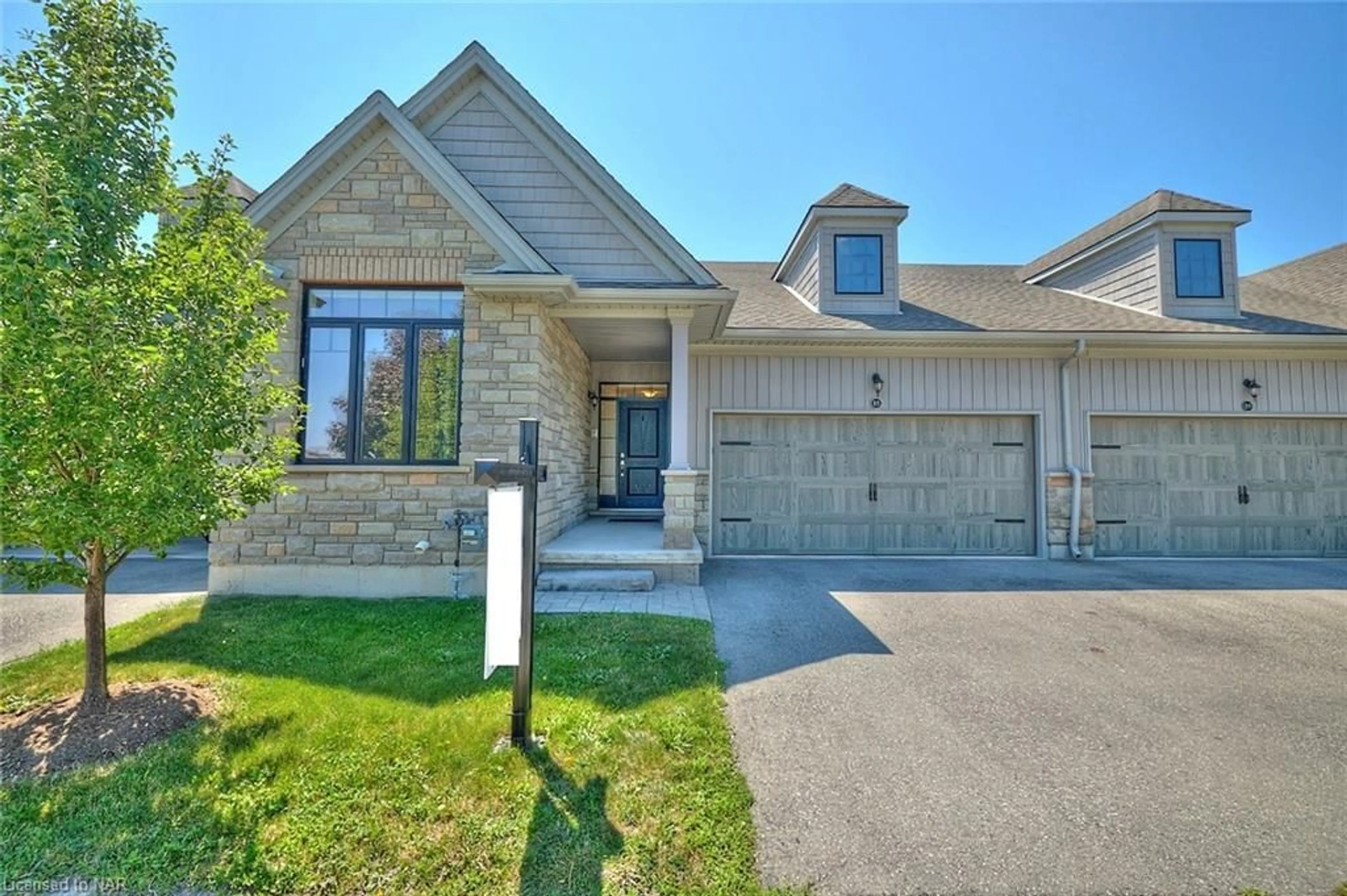 A pic from exterior of the house or condo for 85 Borden Trail, Welland Ontario L3C 0H1