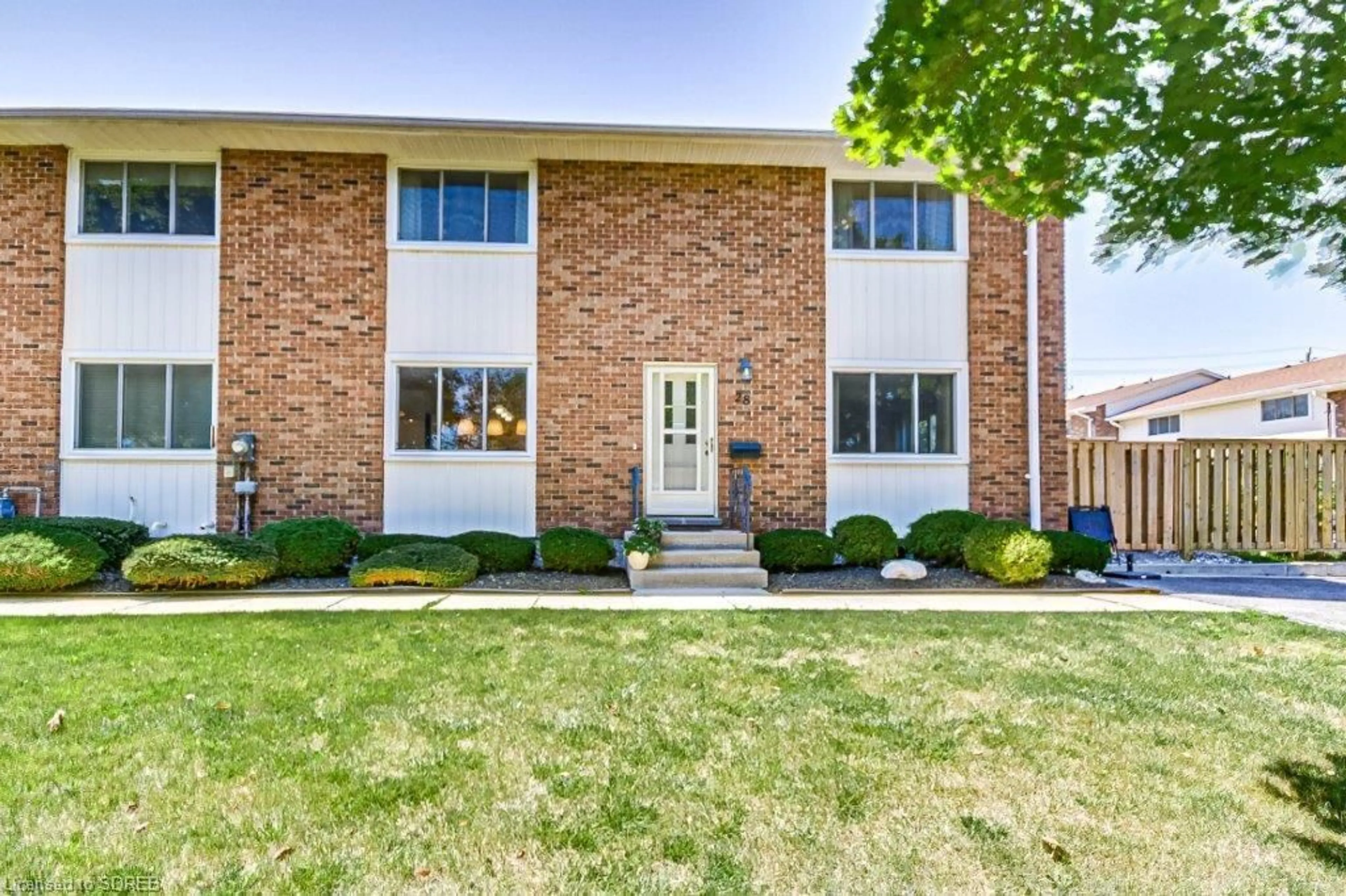 Home with brick exterior material for 28 Montclair Cres, Simcoe Ontario N3Y 4R9